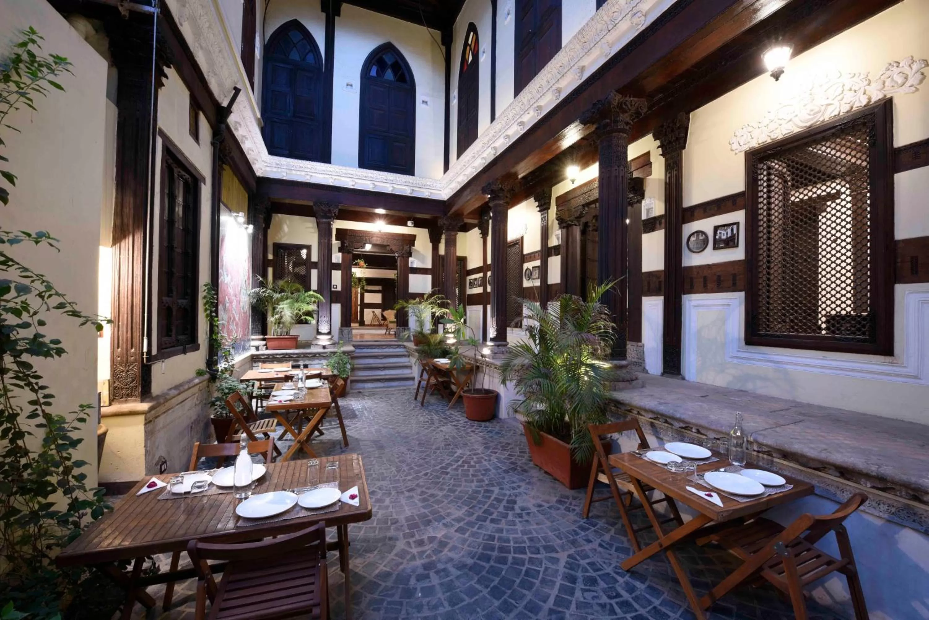 Restaurant/places to eat in Deewanji Ni Haveli