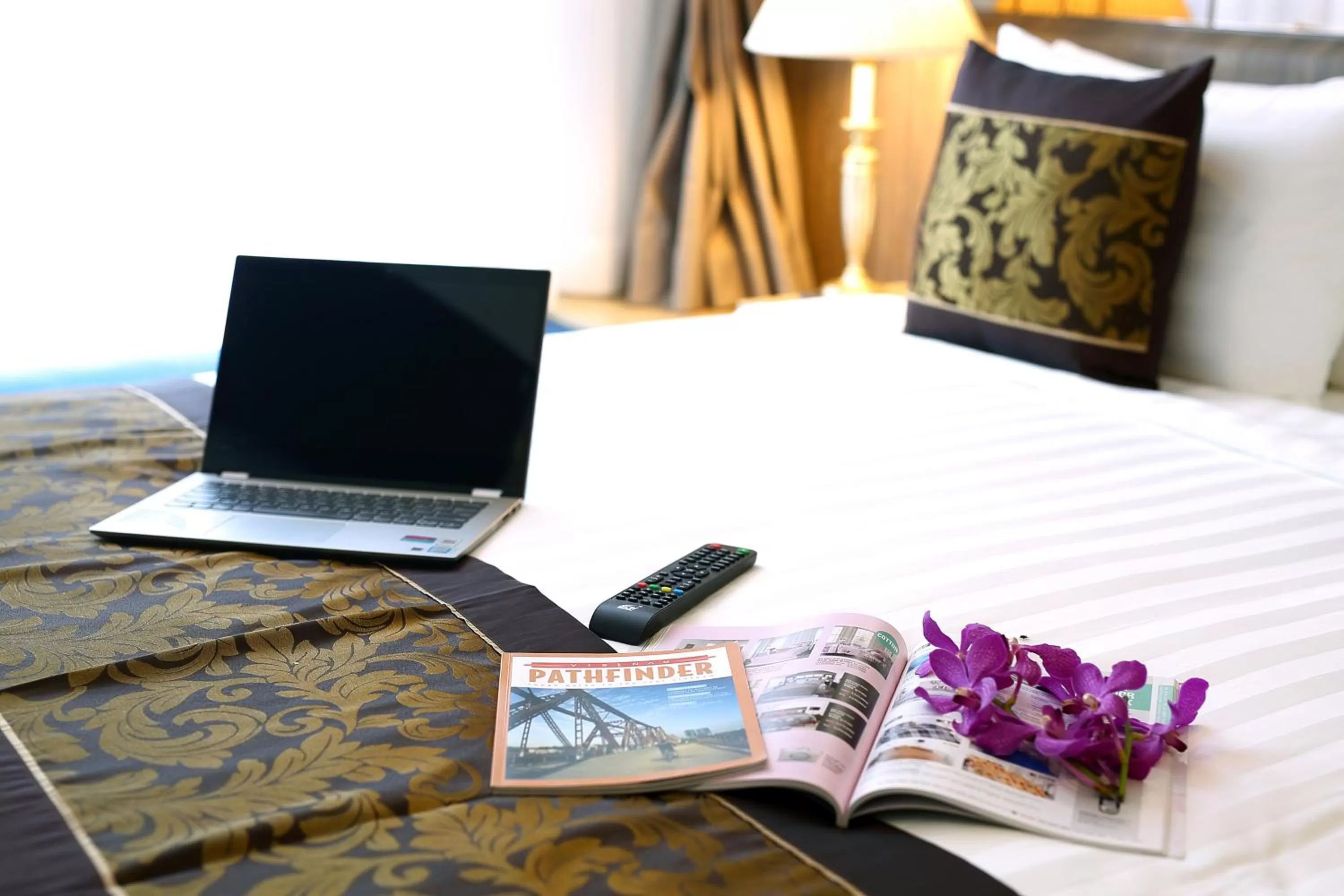Bedroom, Bed in Aurora Western Village