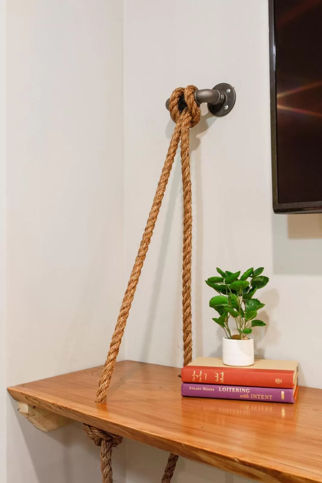 TV/Entertainment Center in The Present Hotel