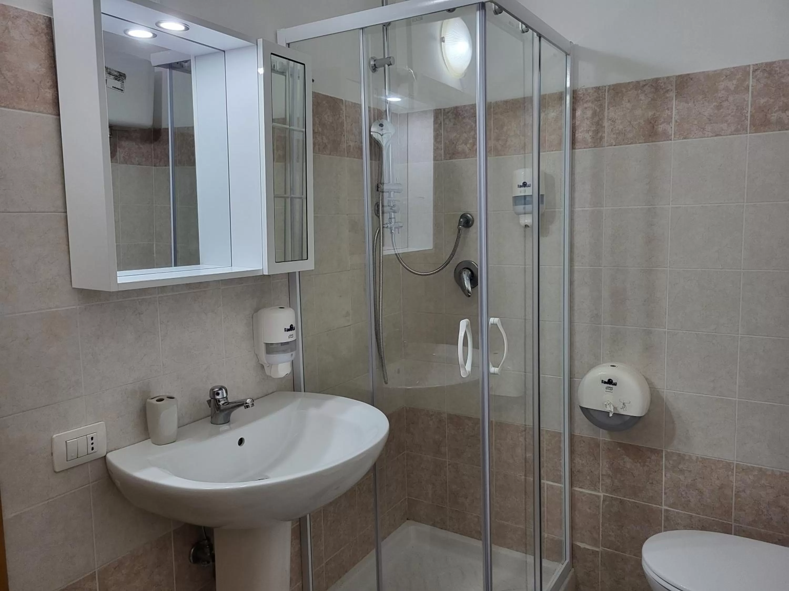 Bathroom in B&B Magna Grecia