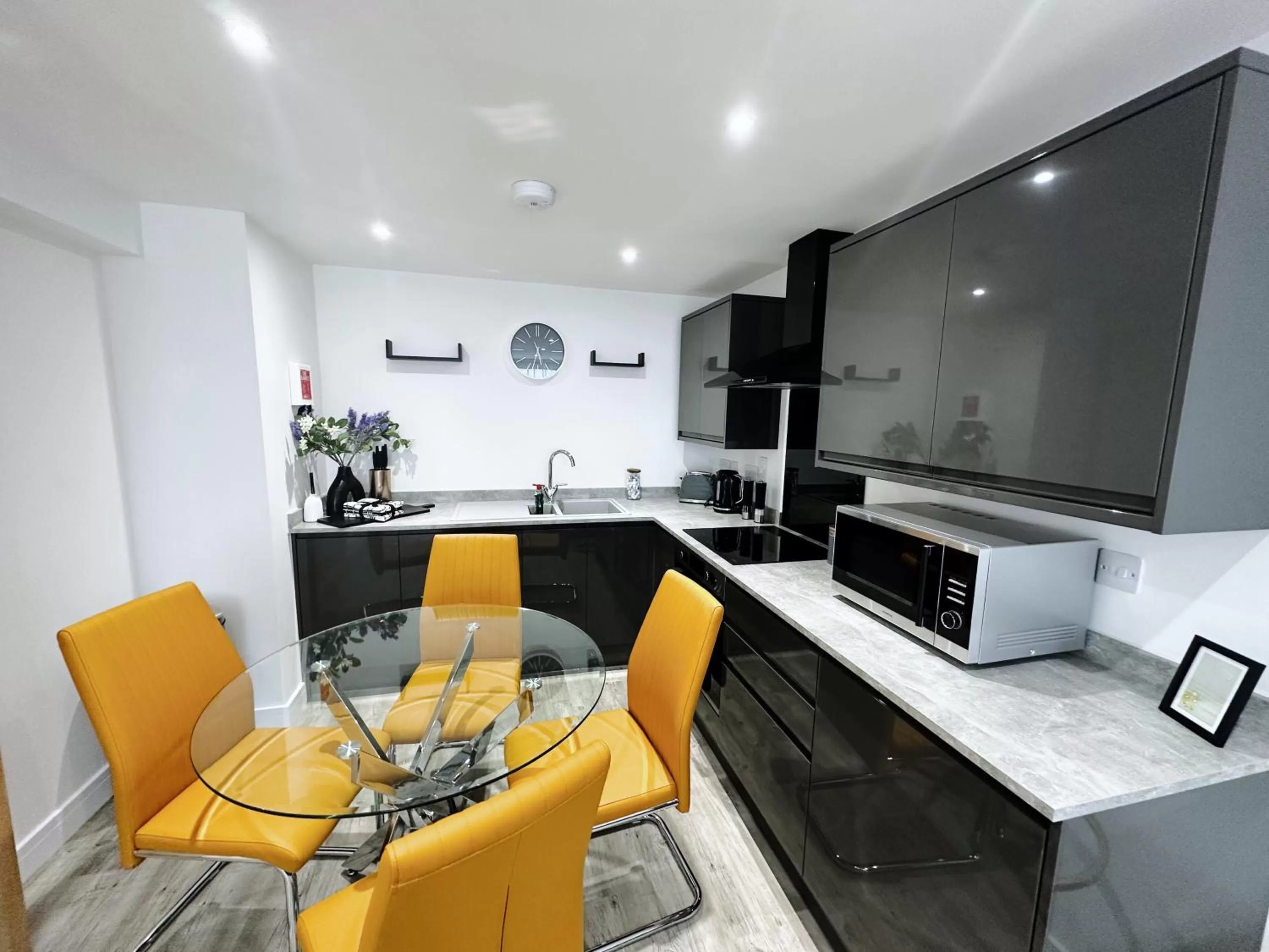 The Atlantis - Tower Apartments