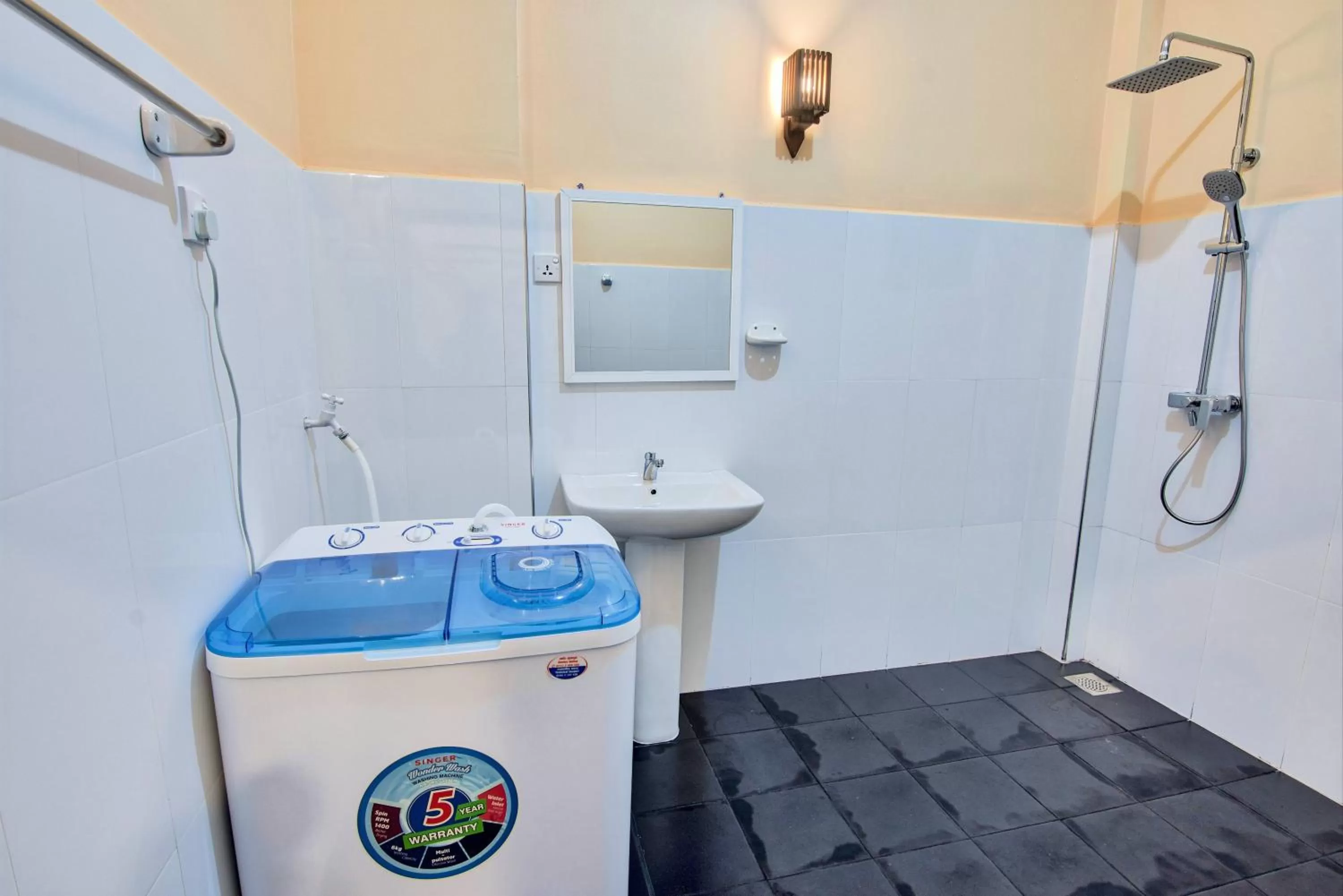 Shower, Bathroom in Ashiyana Hotel