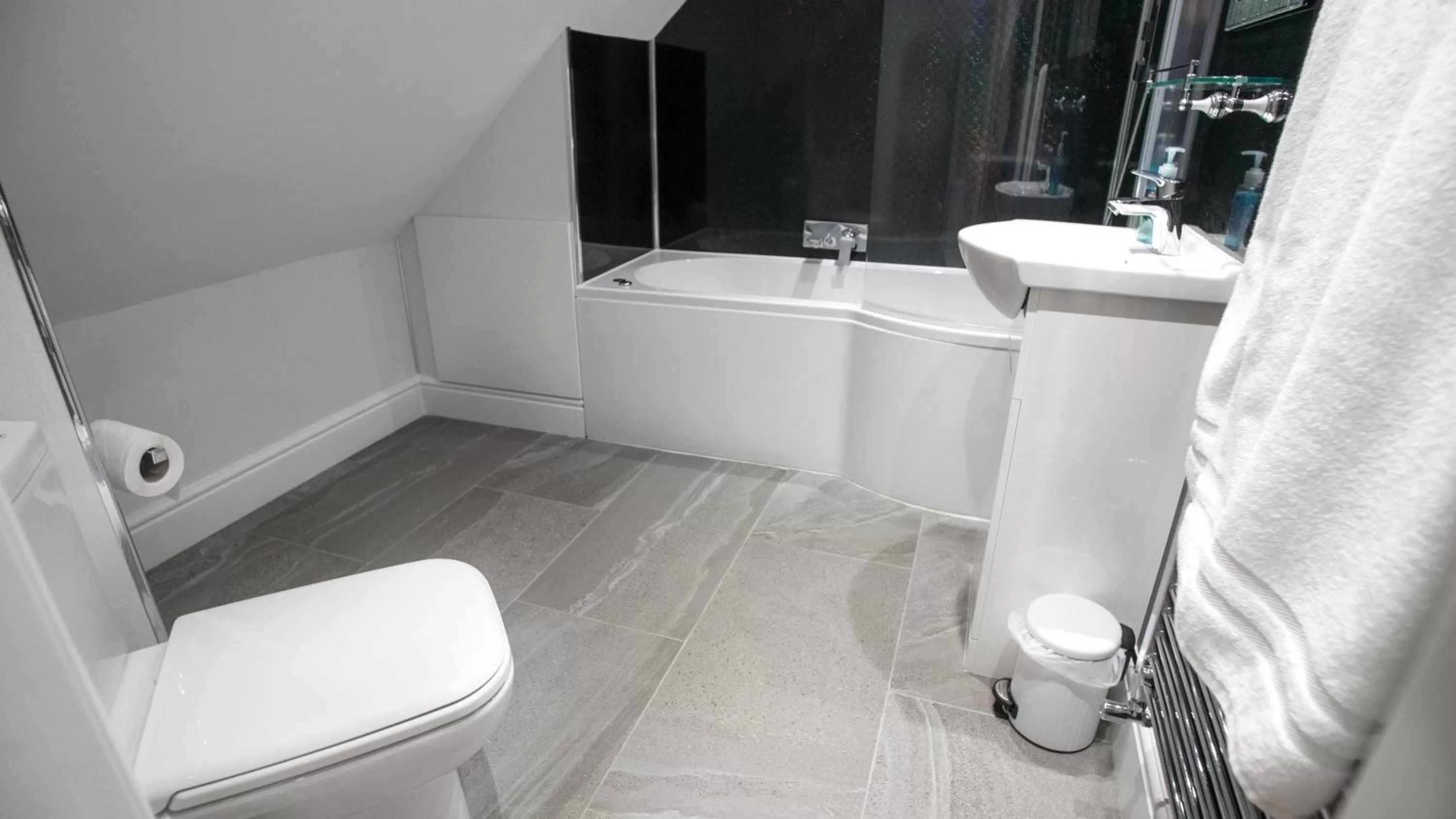 Bathroom in The Pebley Inn