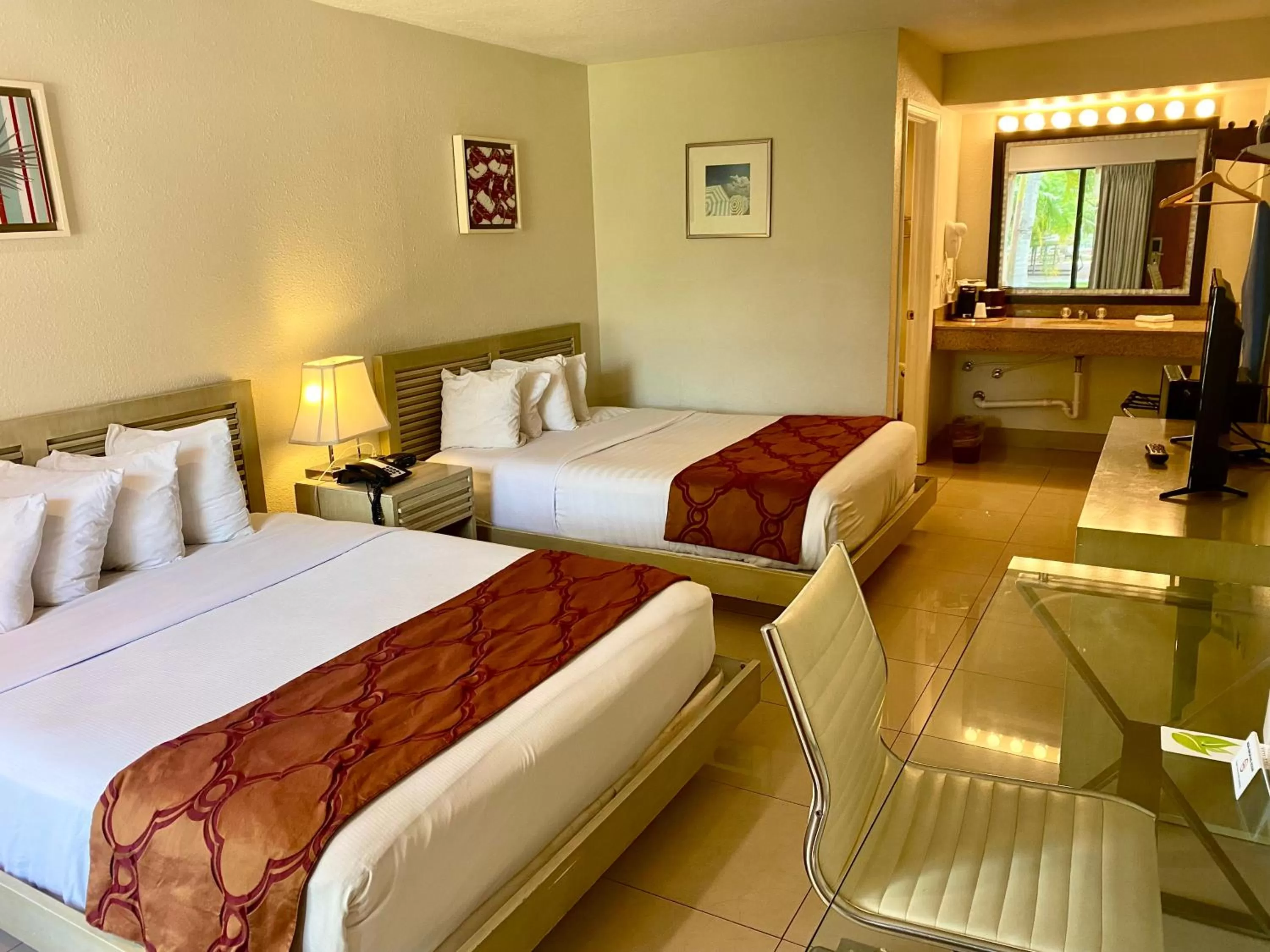 Bedroom, Bed in Garden Inn of Homestead