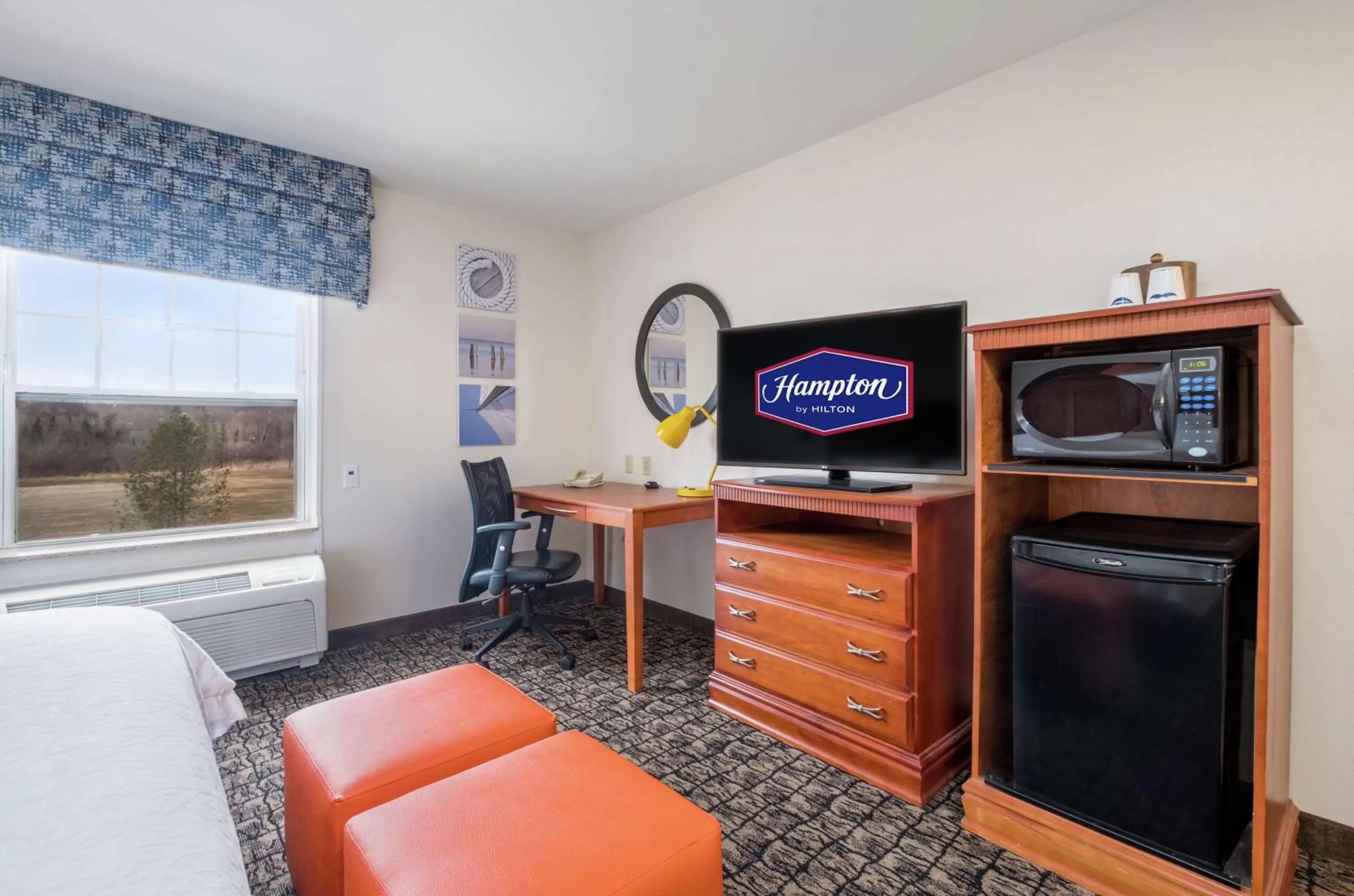 Bedroom in Hampton Inn & Suites Rockland