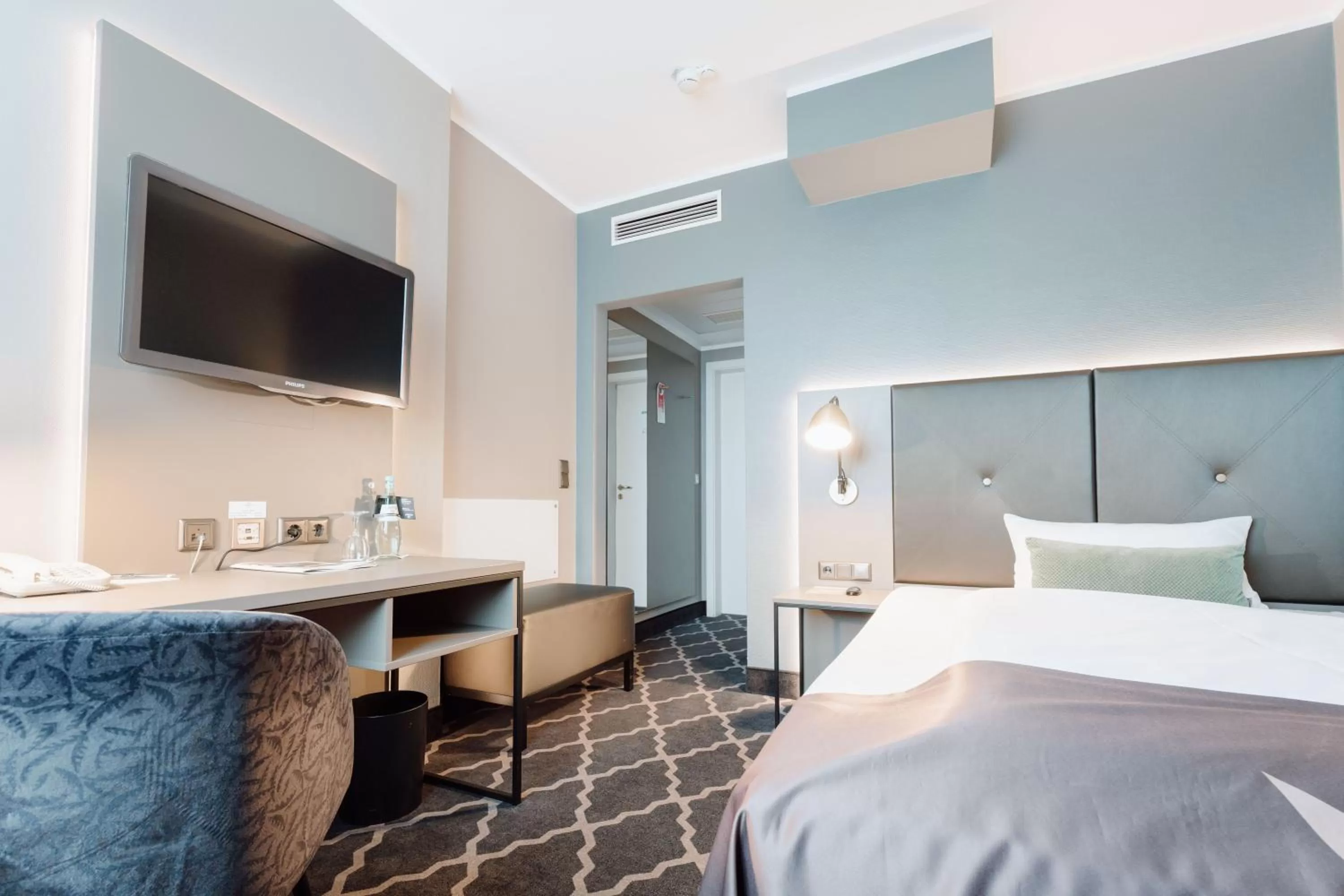 Photo of the whole room, Bed in Hotel Kaiserhof