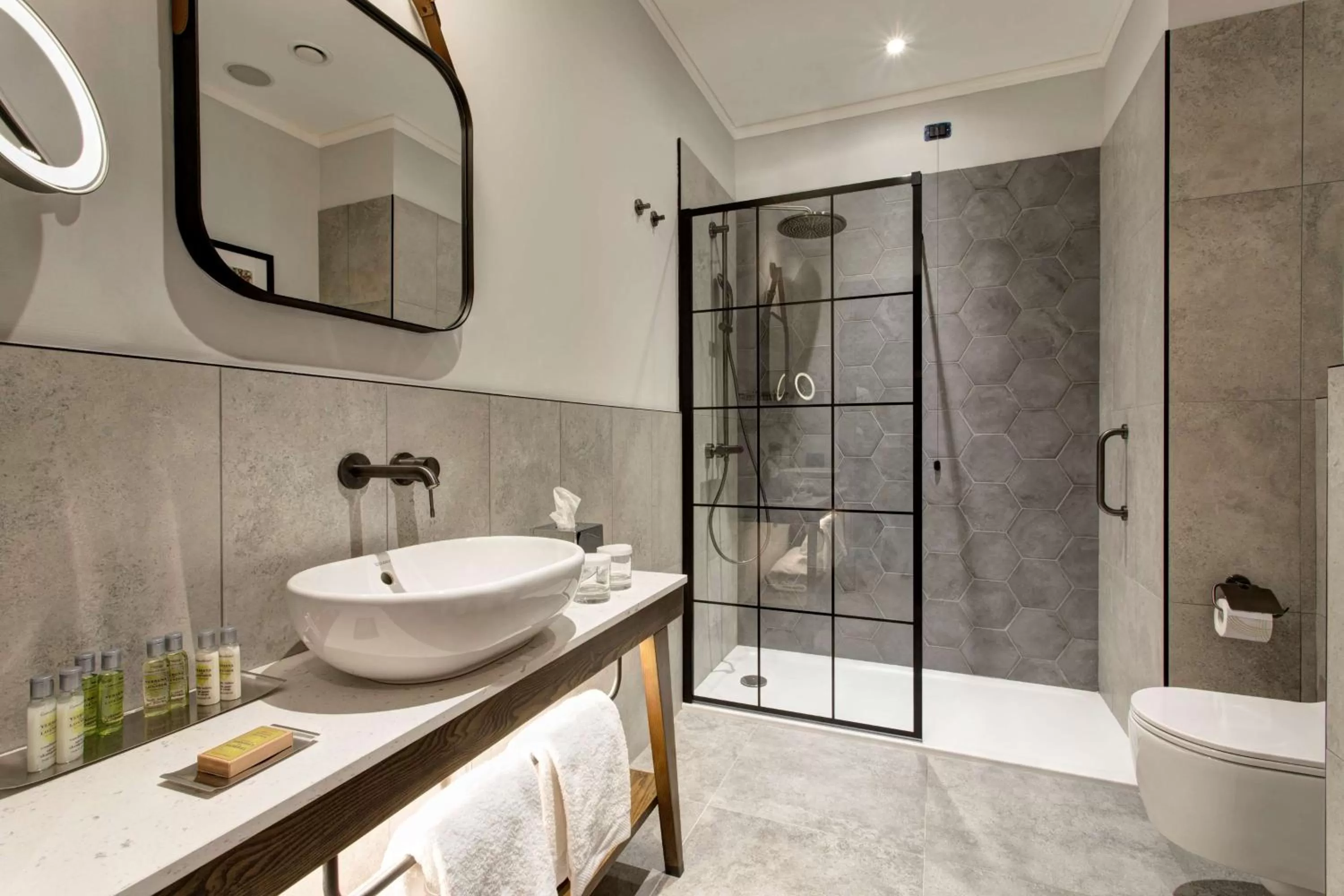 Bathroom in DoubleTree By Hilton Rome Monti