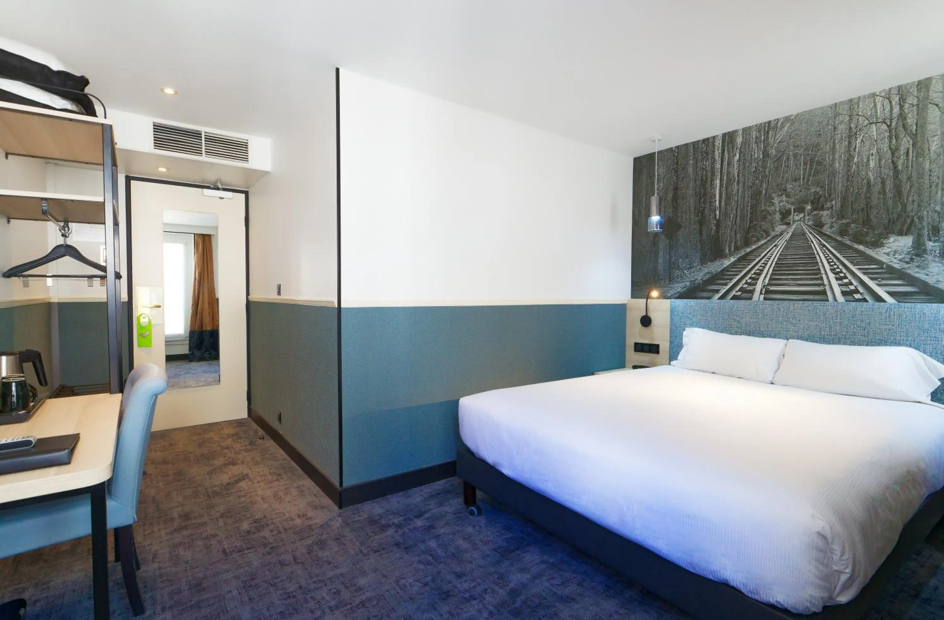 Bedroom, Bed in Appia La Fayette