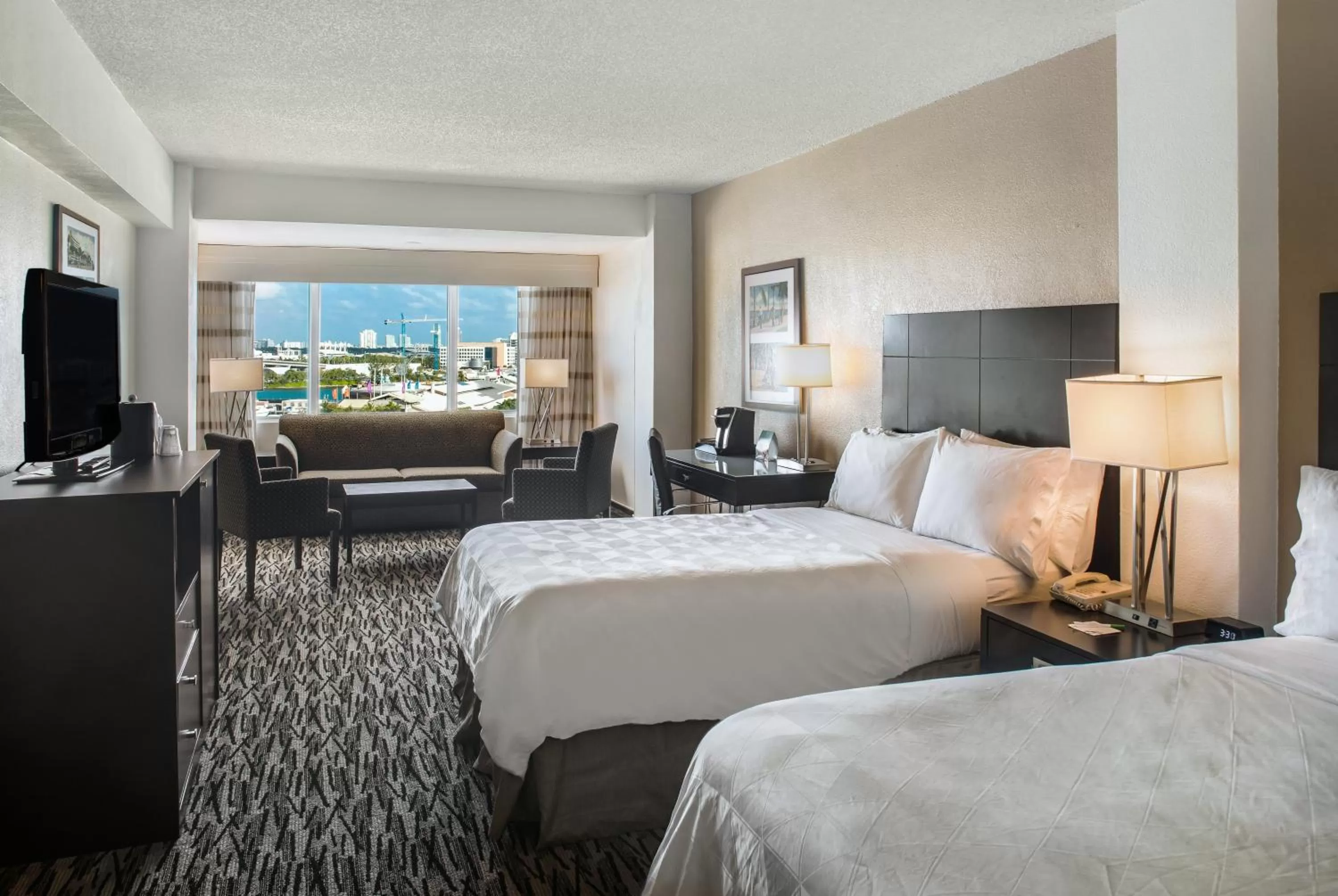 Photo of the whole room, Bed in Holiday Inn Hotel Port of Miami-Downtown by IHG