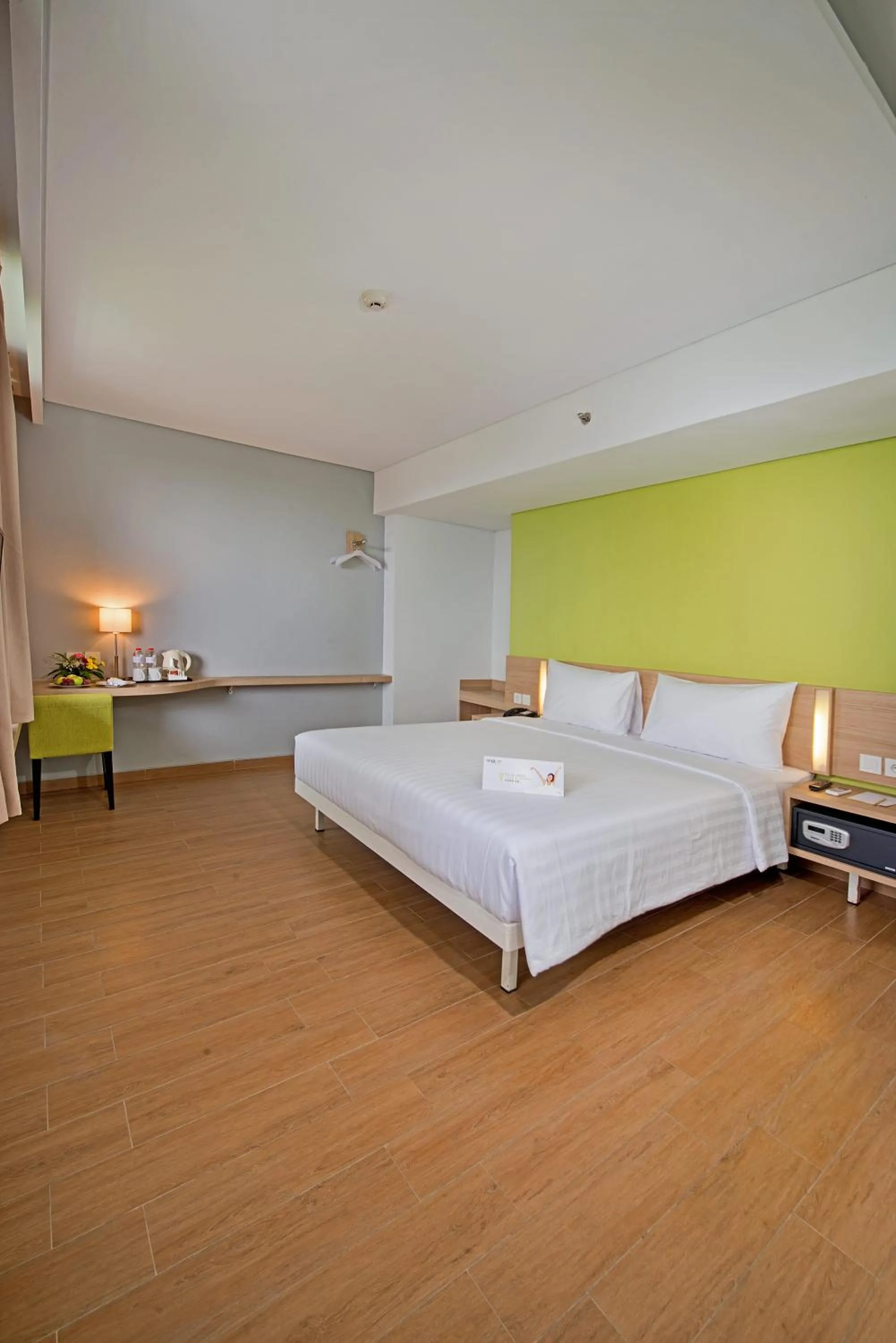 Bedroom, Bed in Whiz Prime Hotel Pajajaran Bogor