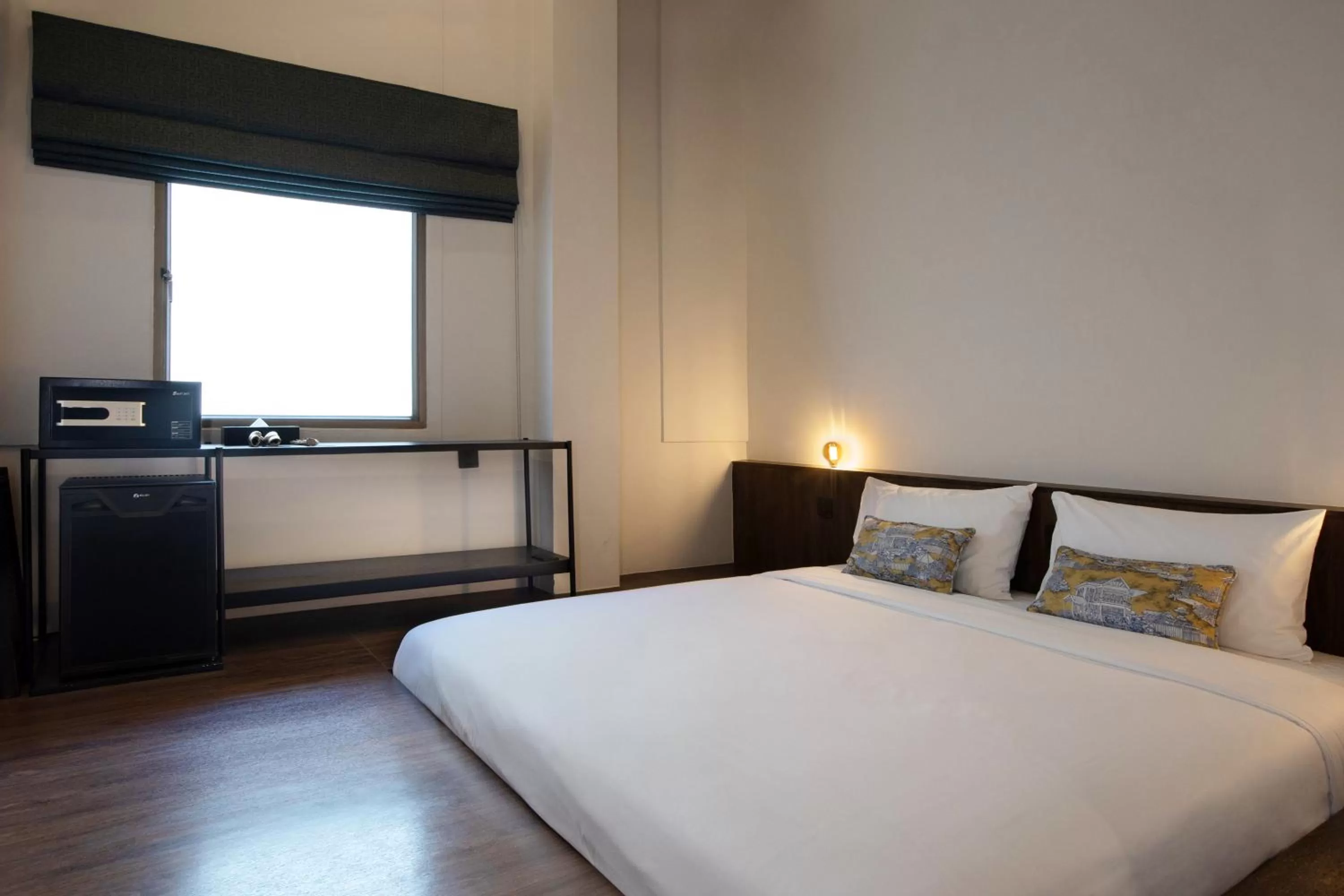 Photo of the whole room, Bed in Beanstalk Bangkok