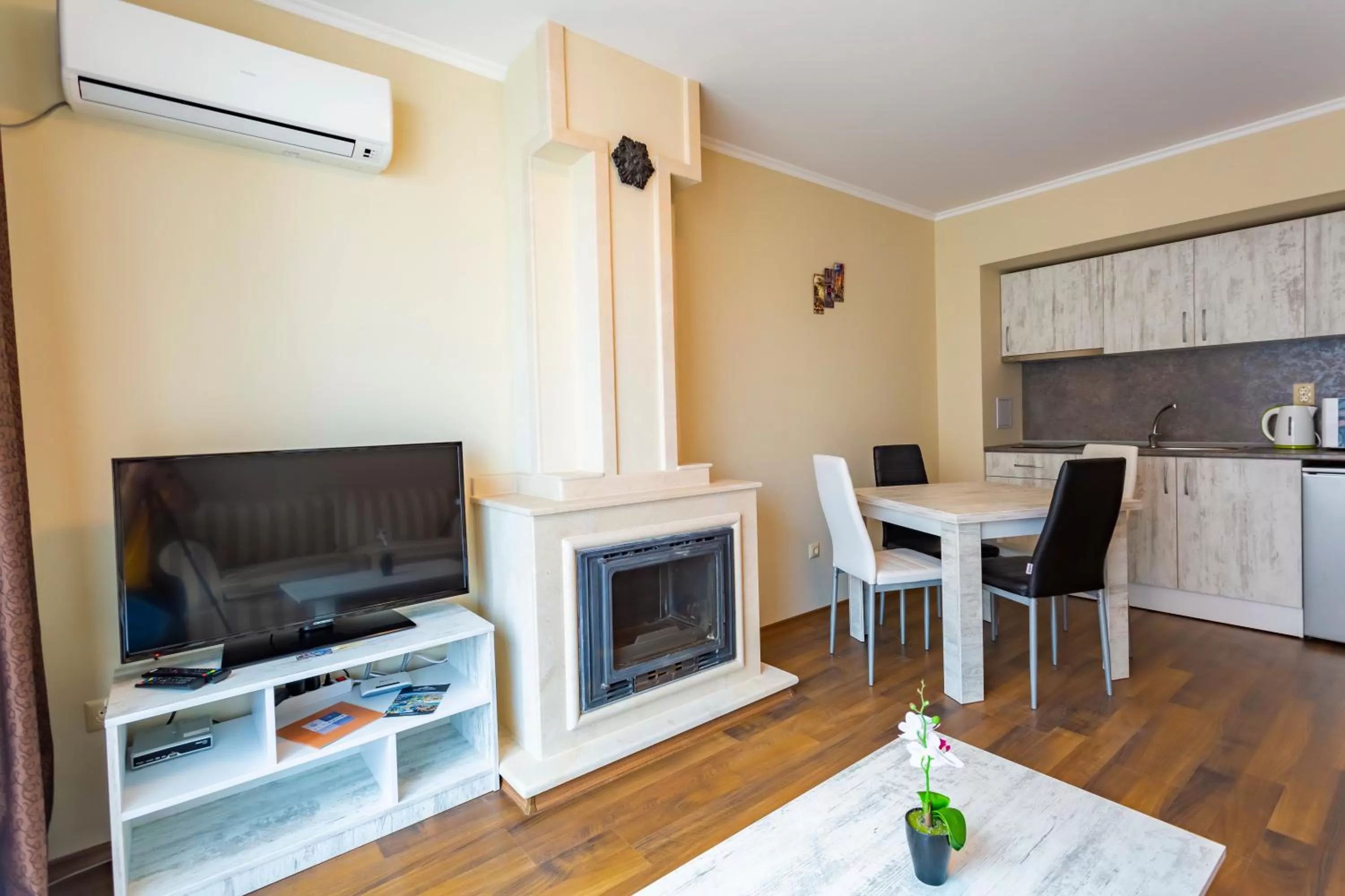 Living room in Rose Gardens Apart Hotel