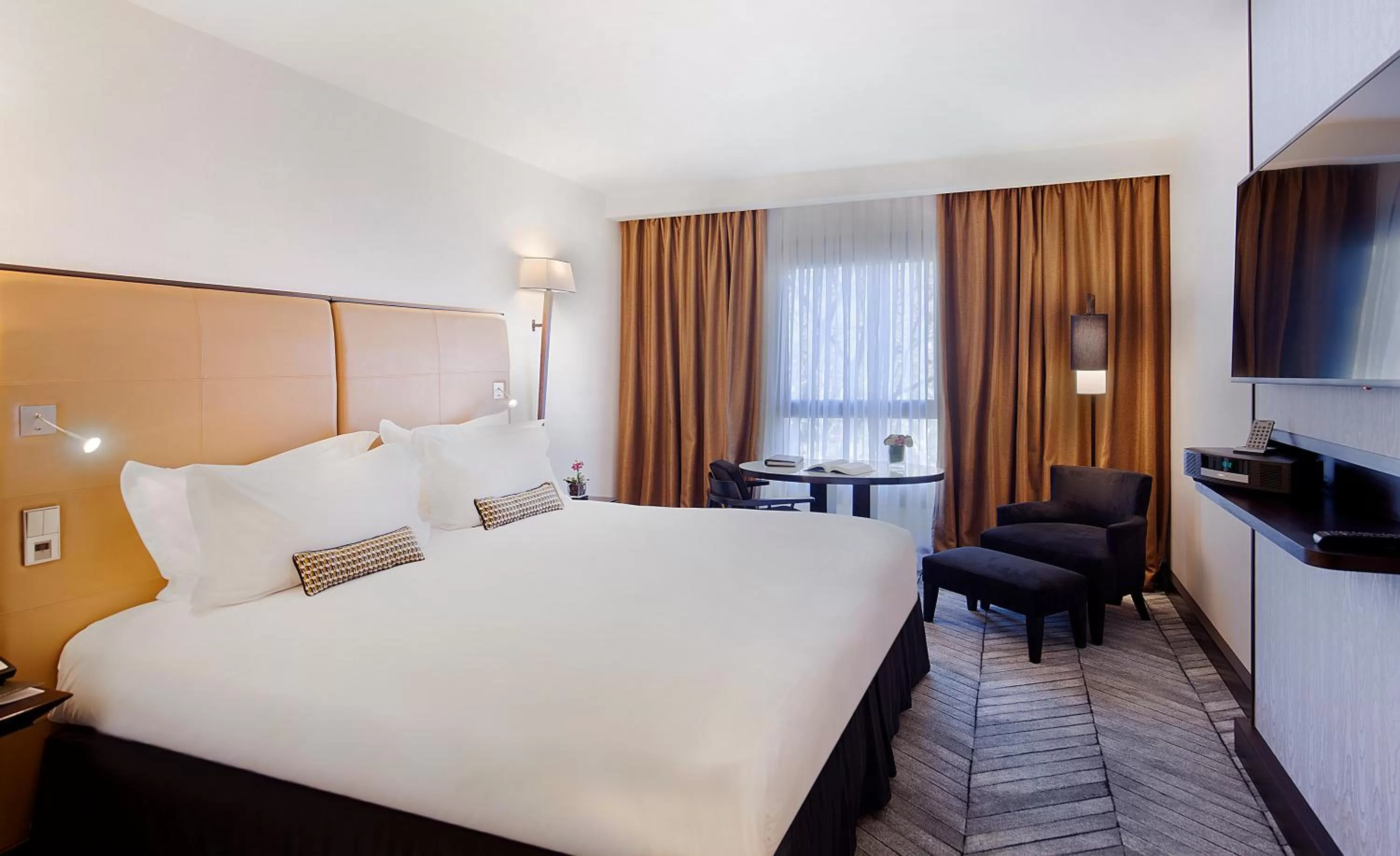 Bed in Sofitel Lisbon Liberdade