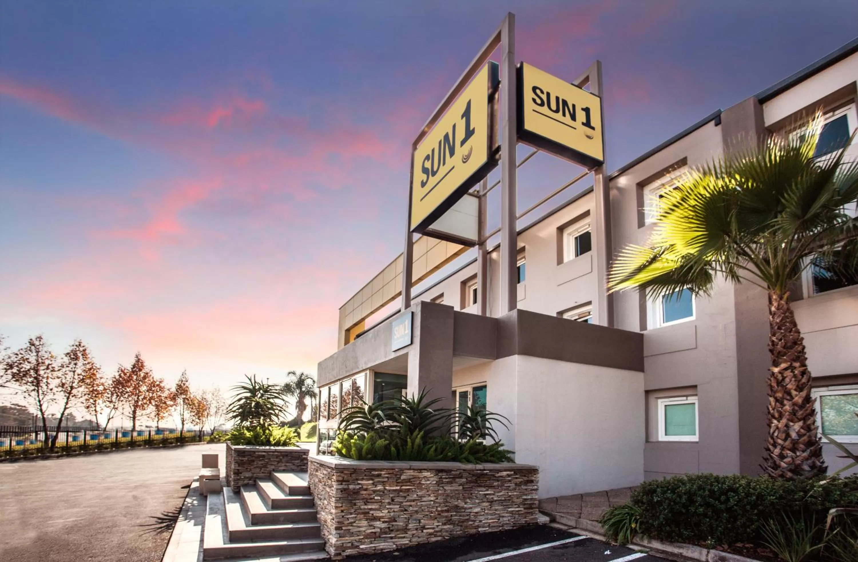 Facade/entrance in Ecomotel Grayston previously known as SUN1 Wynberg