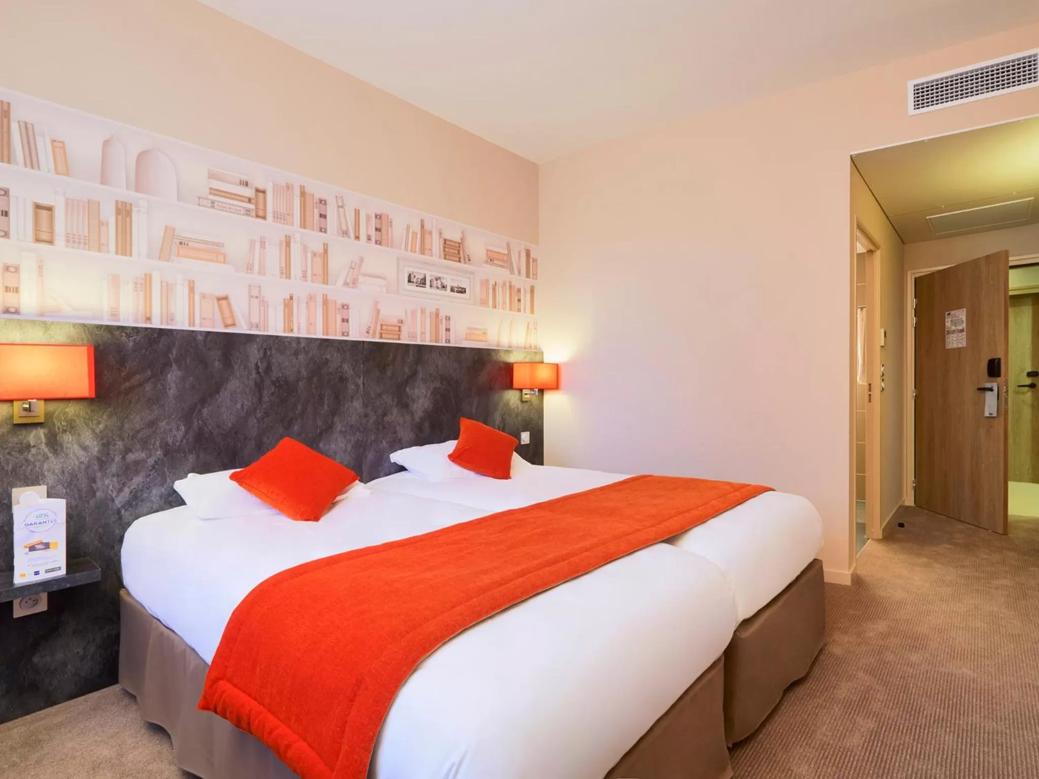 Bed in Kyriad Angers Ouest Beaucouzé