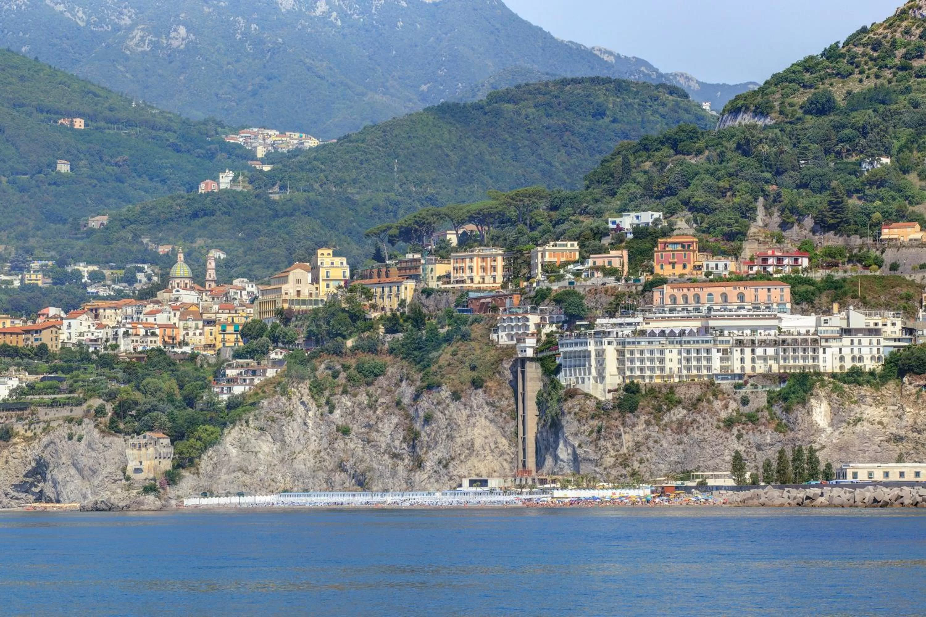 Facade/entrance in Lloyd's Baia Hotel