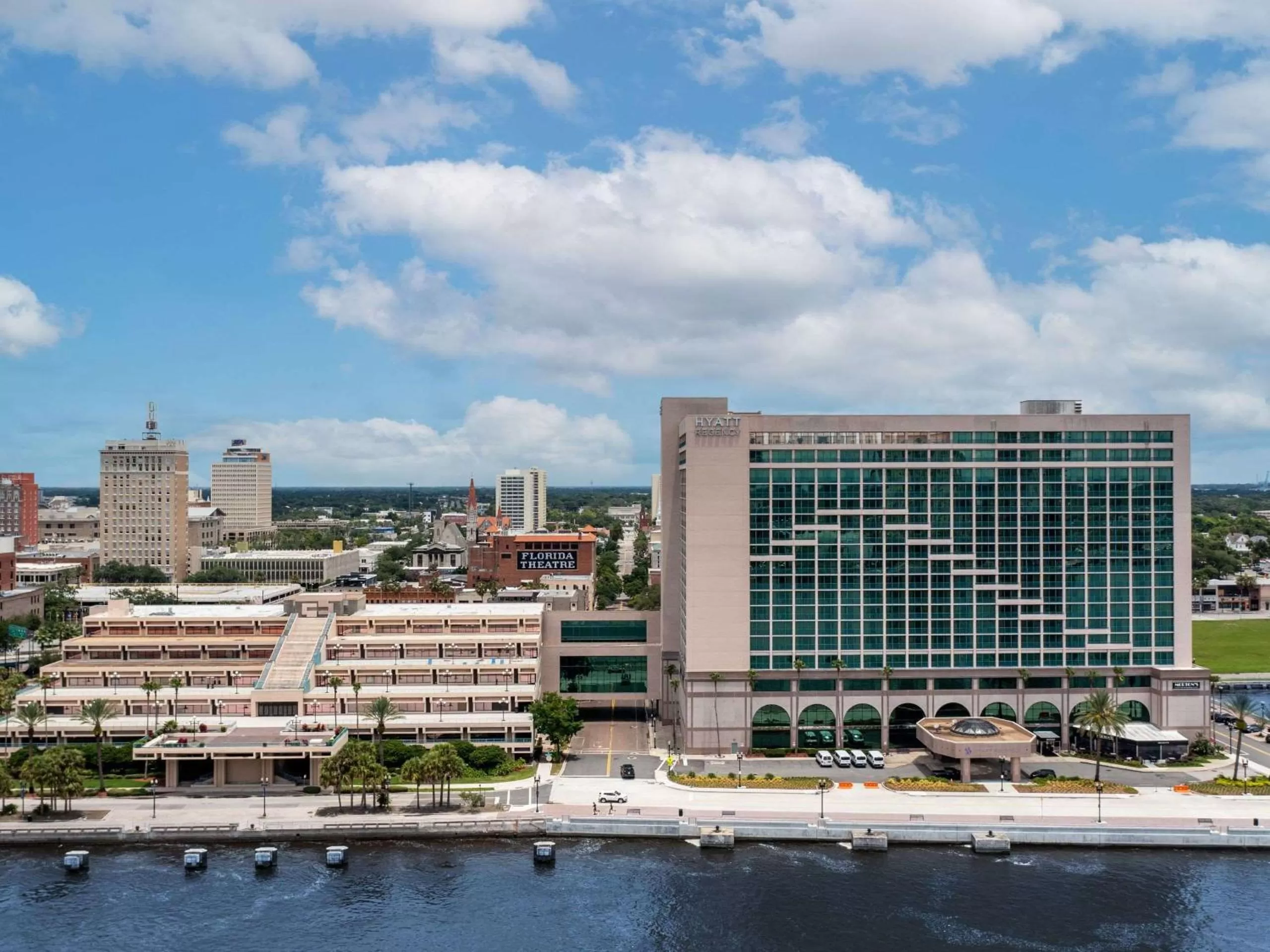 Property building in Hyatt Regency Jacksonville Riverfront