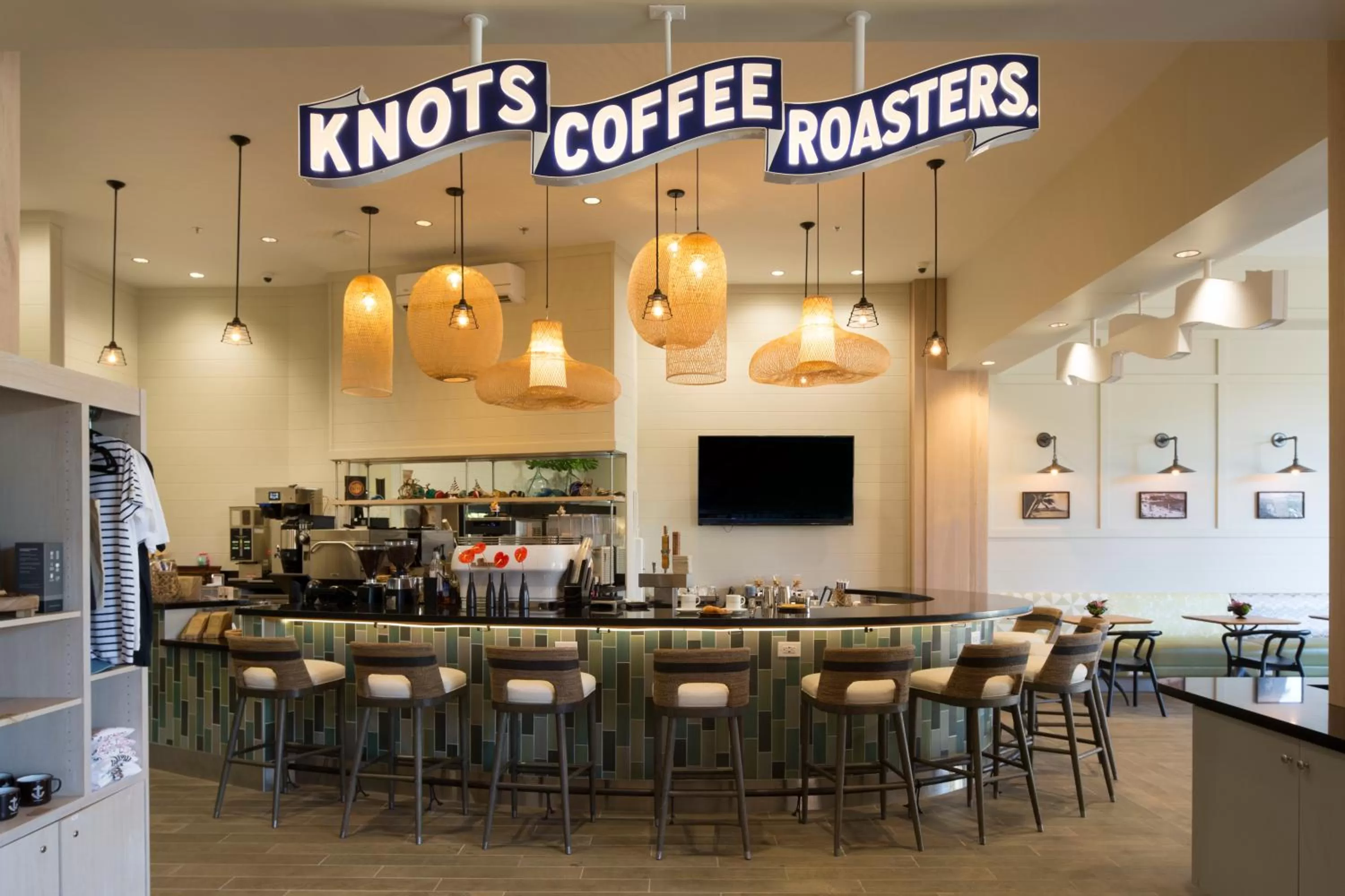 Restaurant/places to eat in Queen Kapiolani Hotel