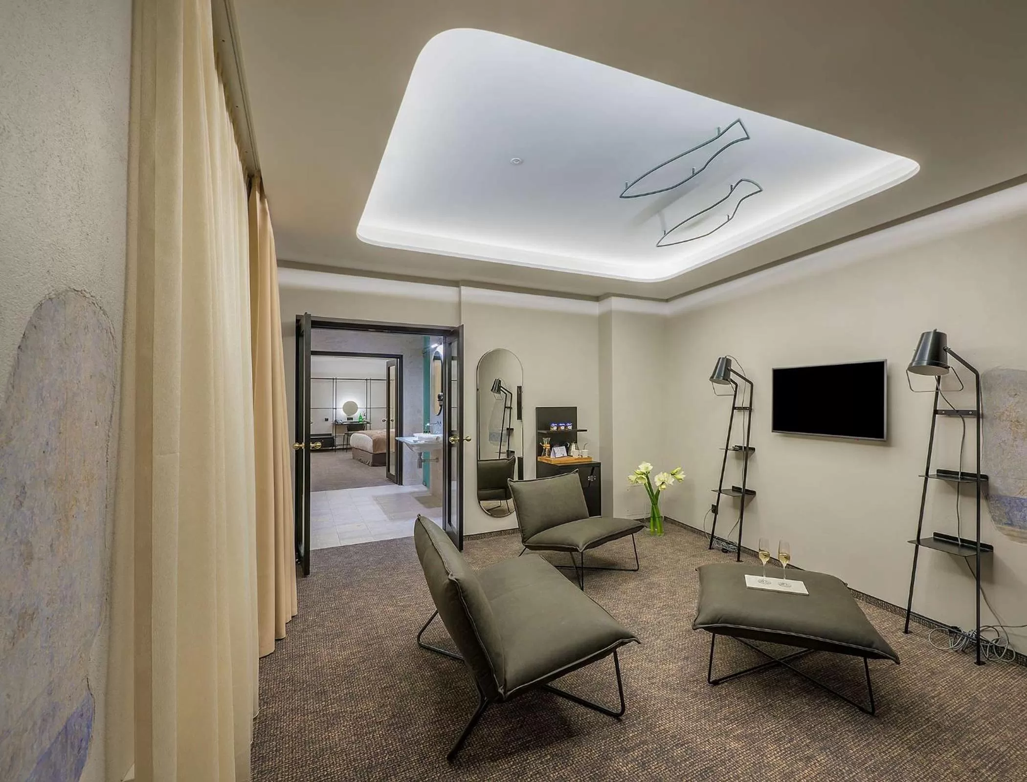 Photo of the whole room in Artagonist Art Hotel