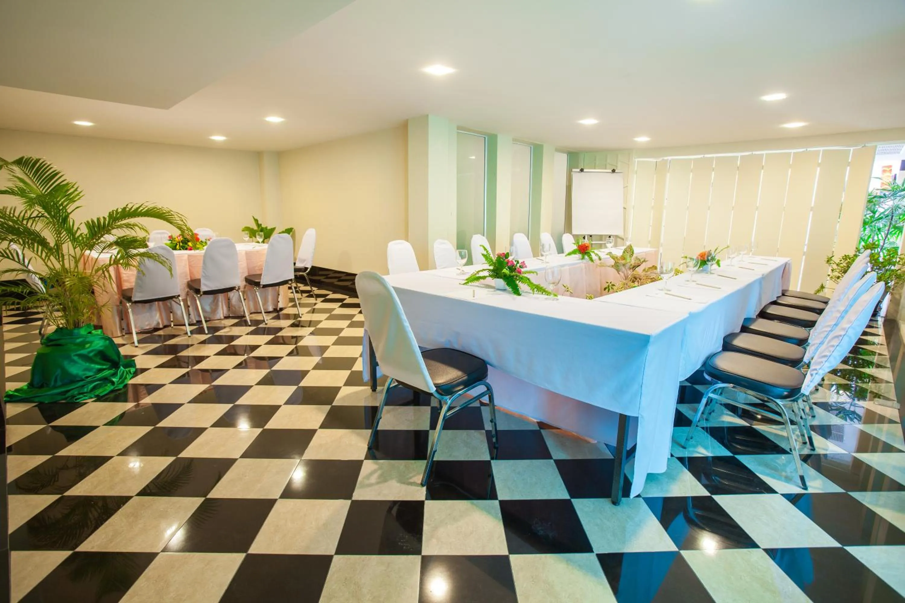 Business facilities in Paradise Hotel Udonthani