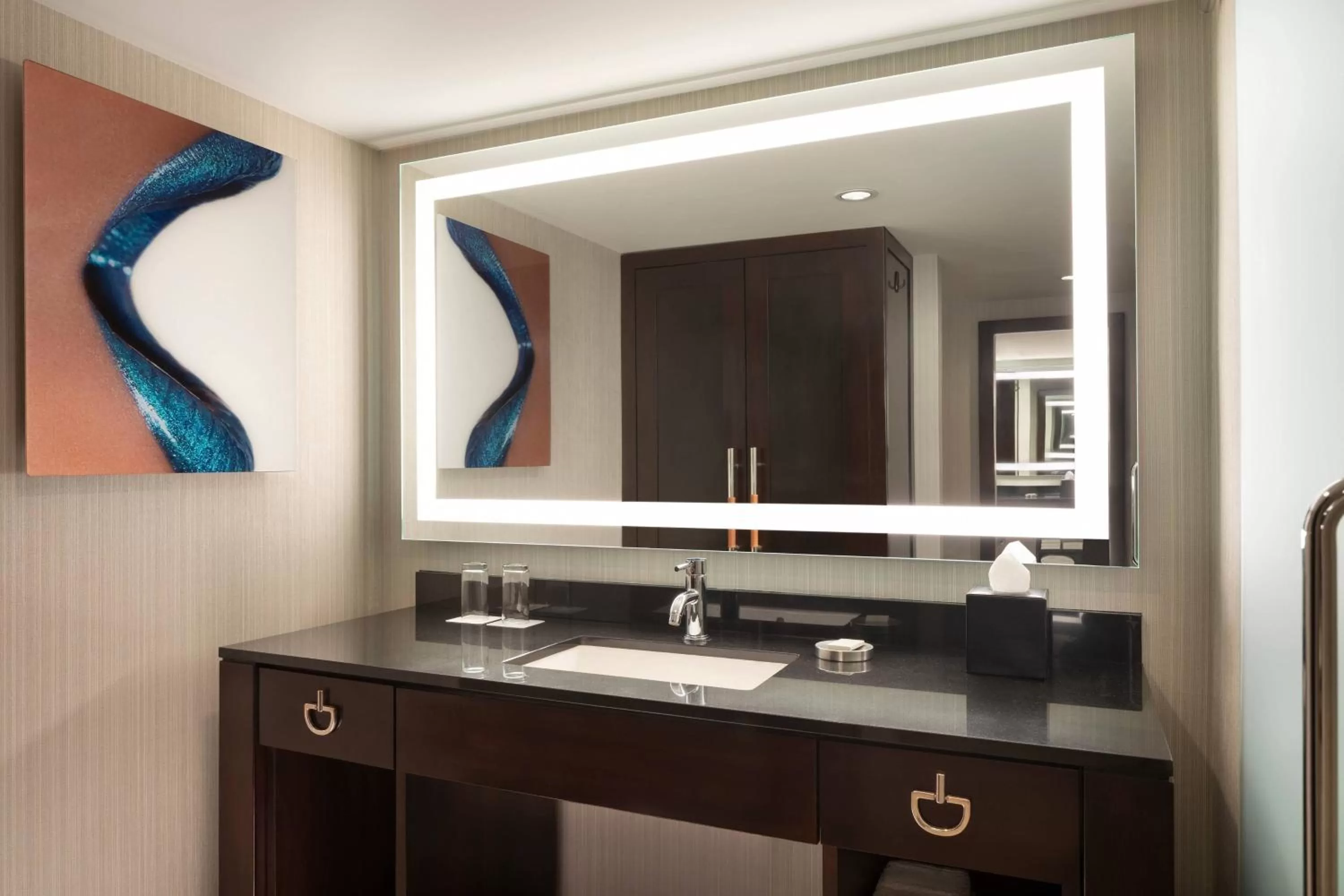 Club Level Queen Room with Two Queen Beds - Hearing Accessible/High Floor in Renaissance Phoenix Downtown Hotel