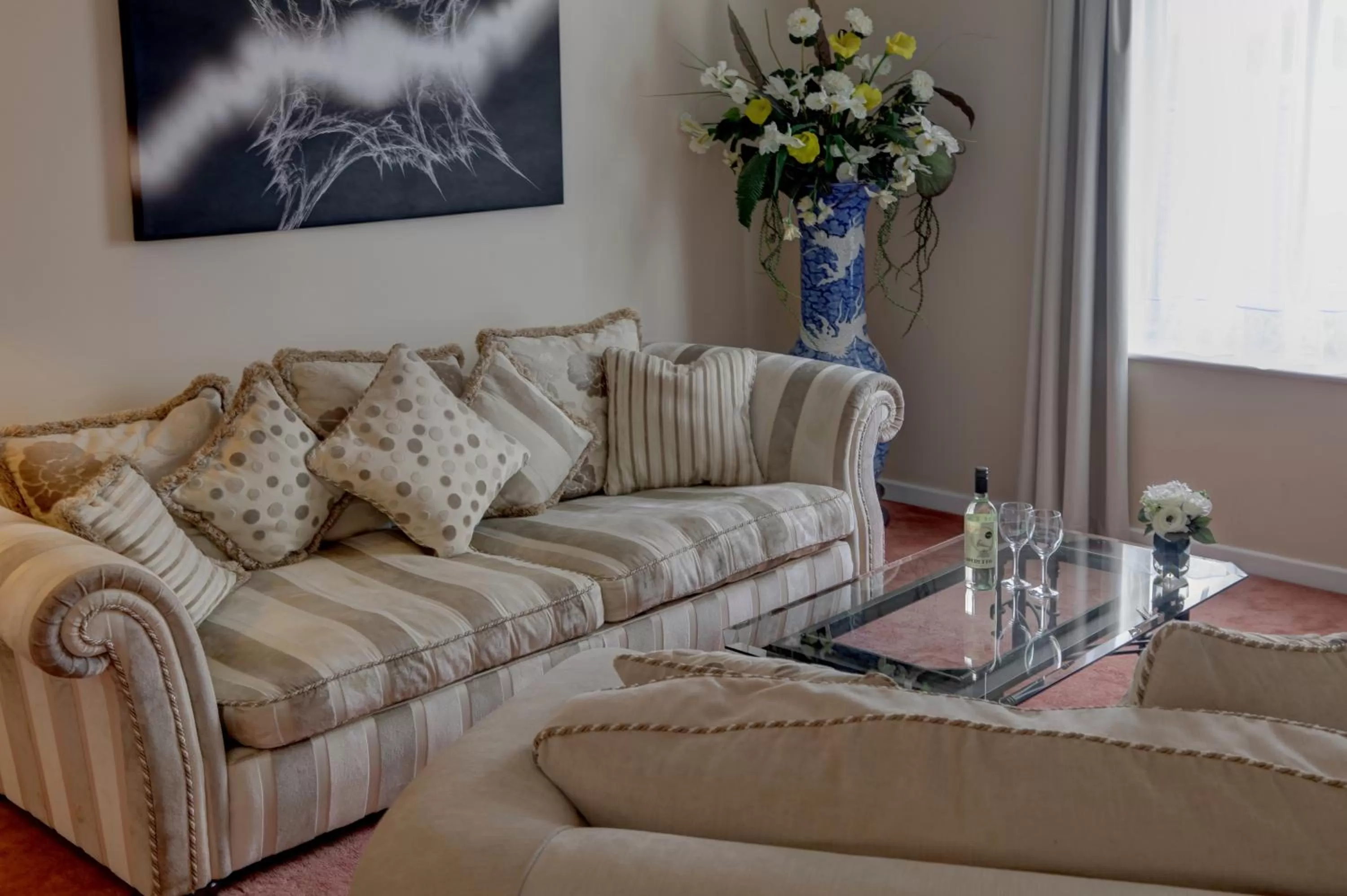Seating area in Best Western Plus Bentley Hotel