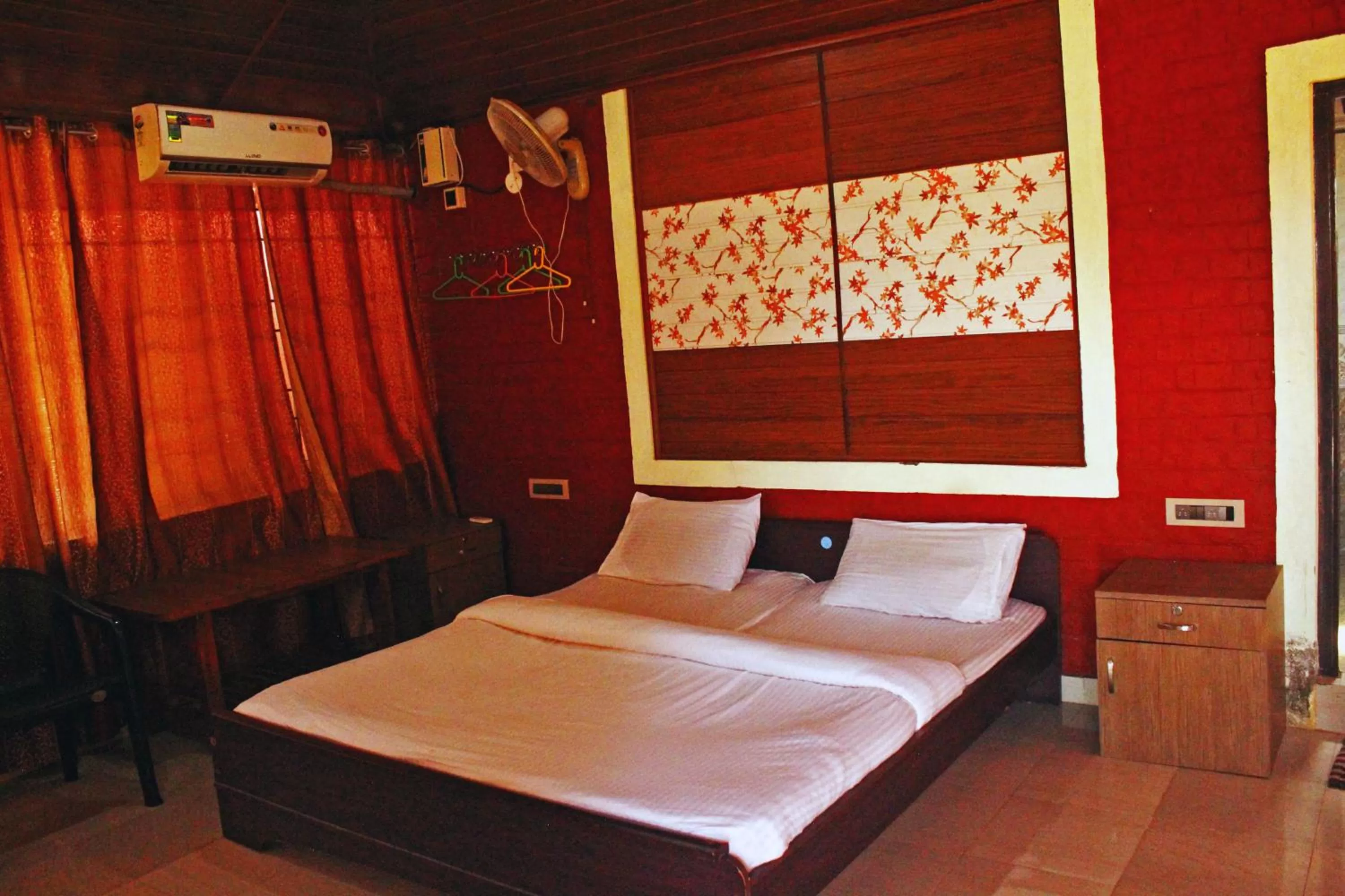 Bedroom, Bed in CS County Resort