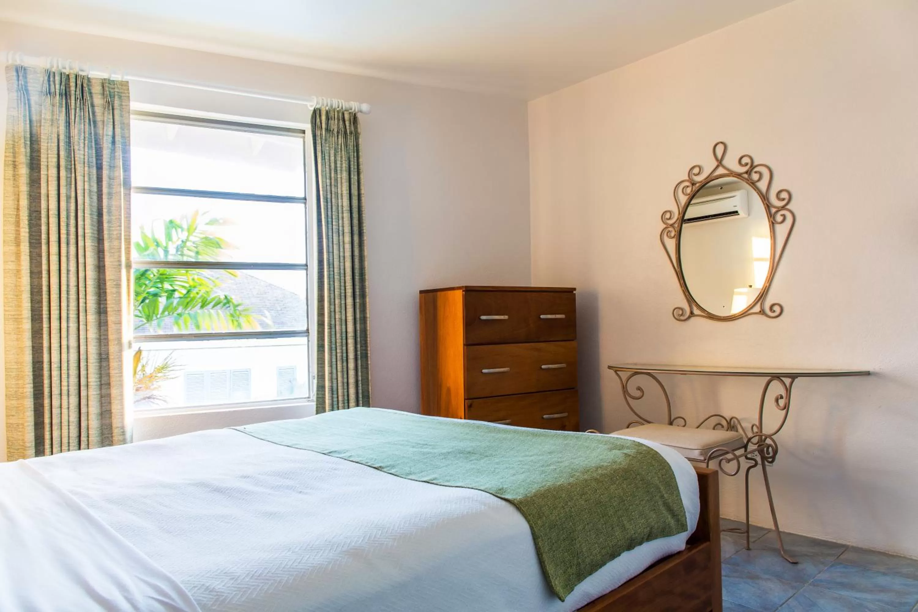 Bedroom, Bed in Infinity on the Beach