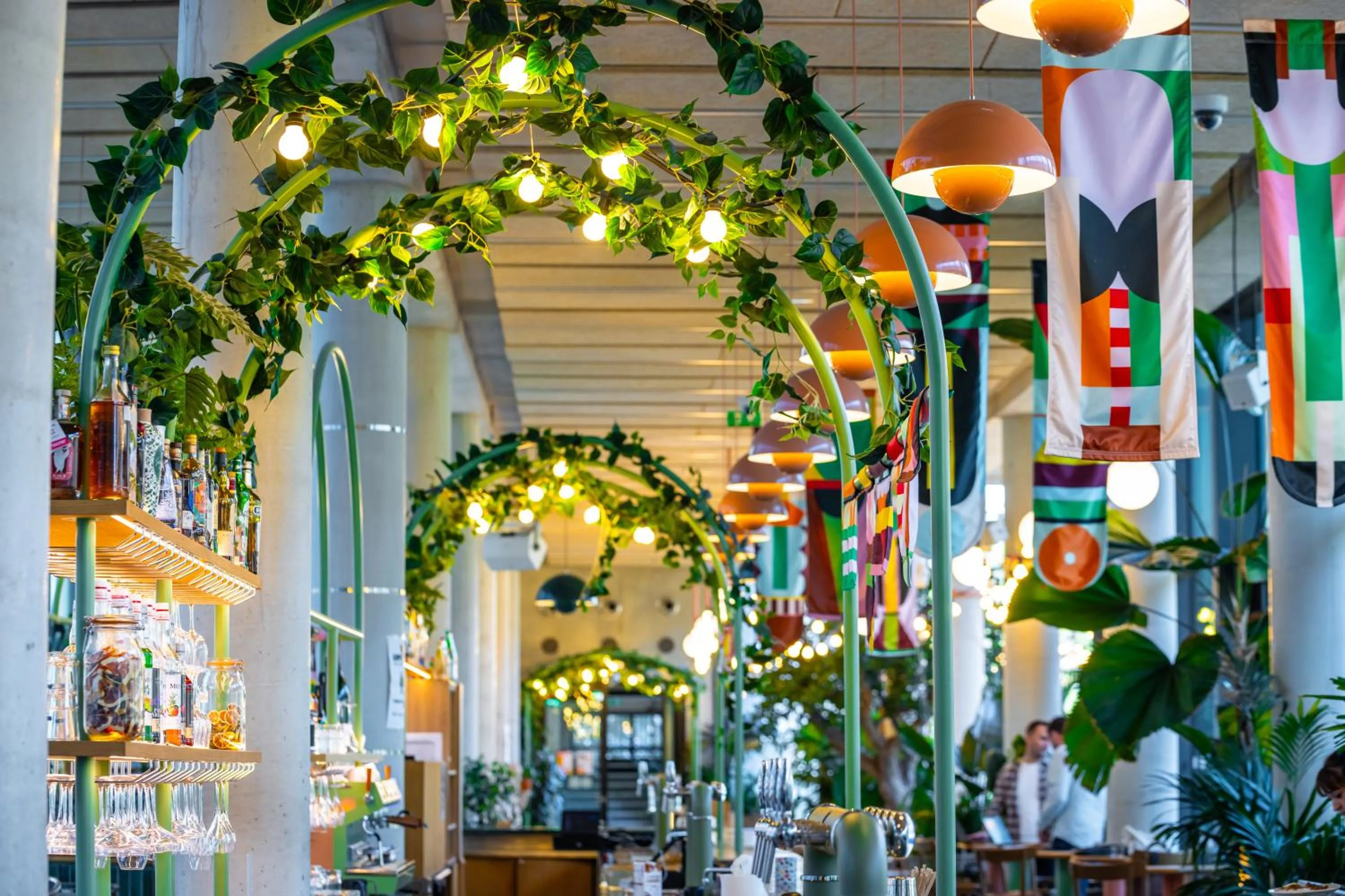 Lounge or bar in The People - Paris Marais