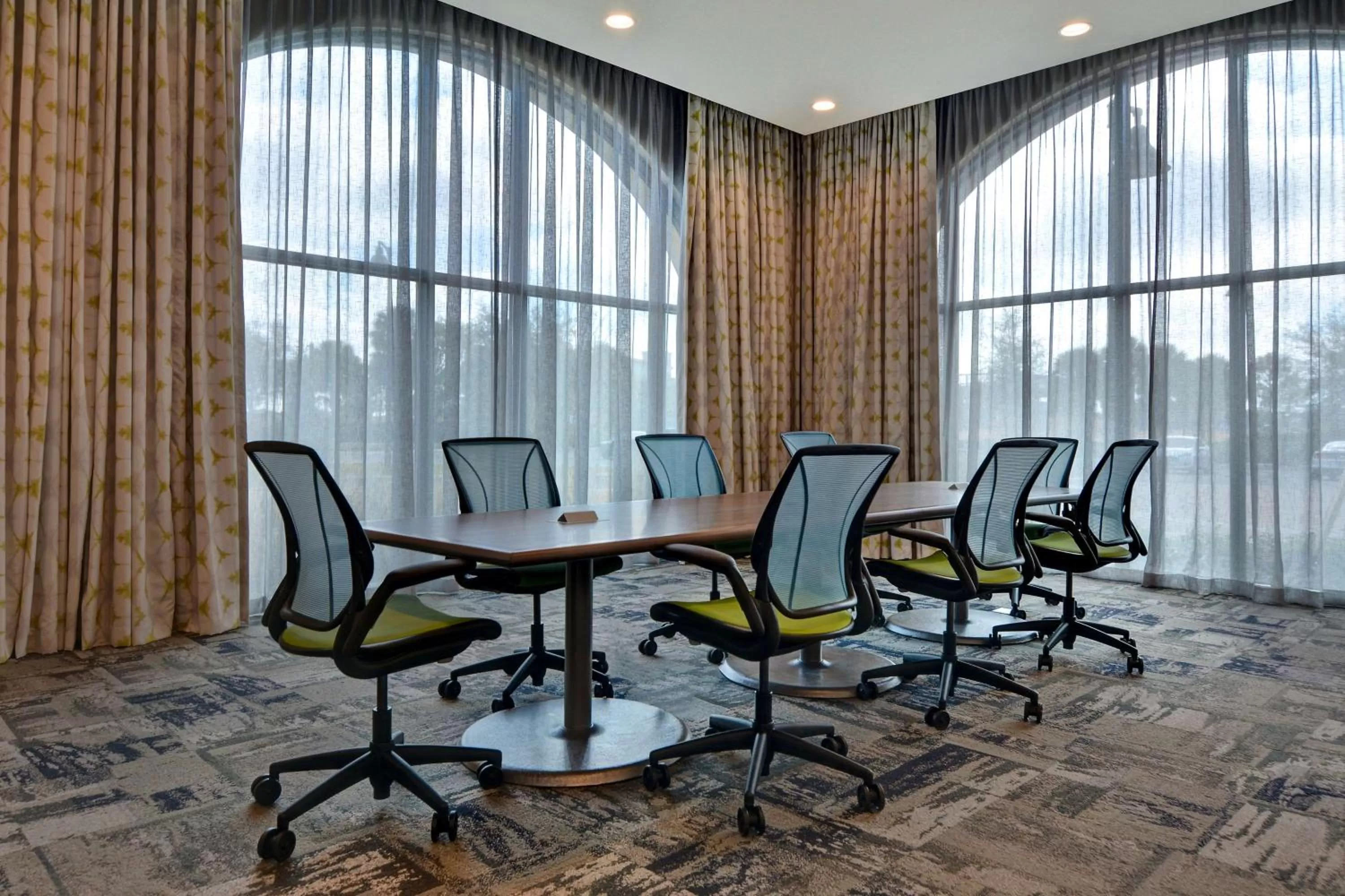 Meeting/conference room in Home2 Suites By Hilton Orlando Flamingo Crossings, FL