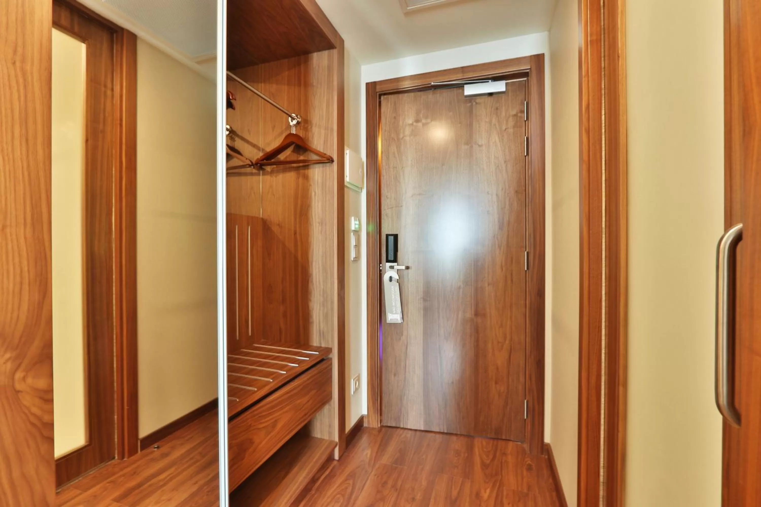 wardrobe in TURIM Ibéria Hotel