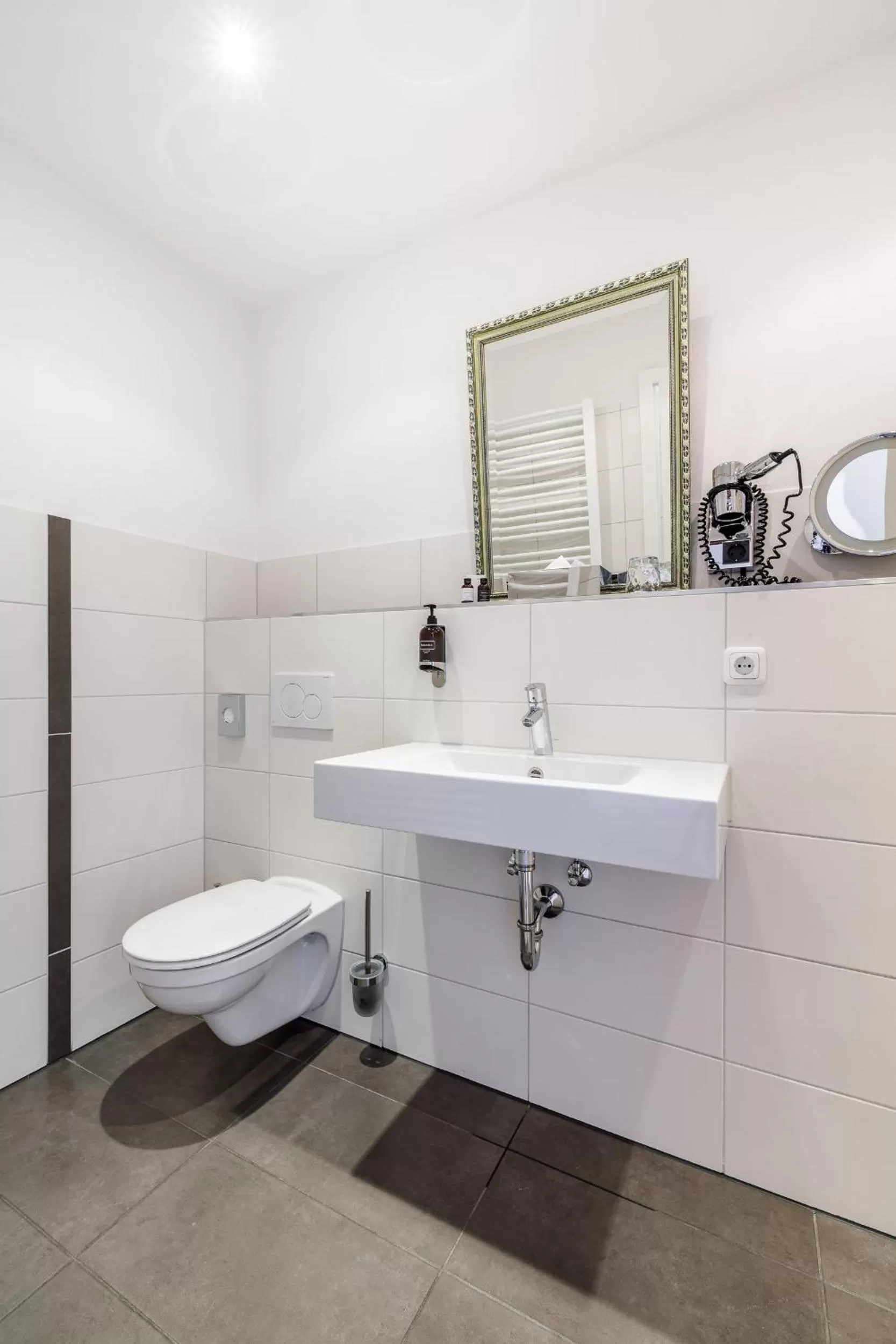 Bathroom in Chin-Chin Hotel ehemals Bohemian Hotel