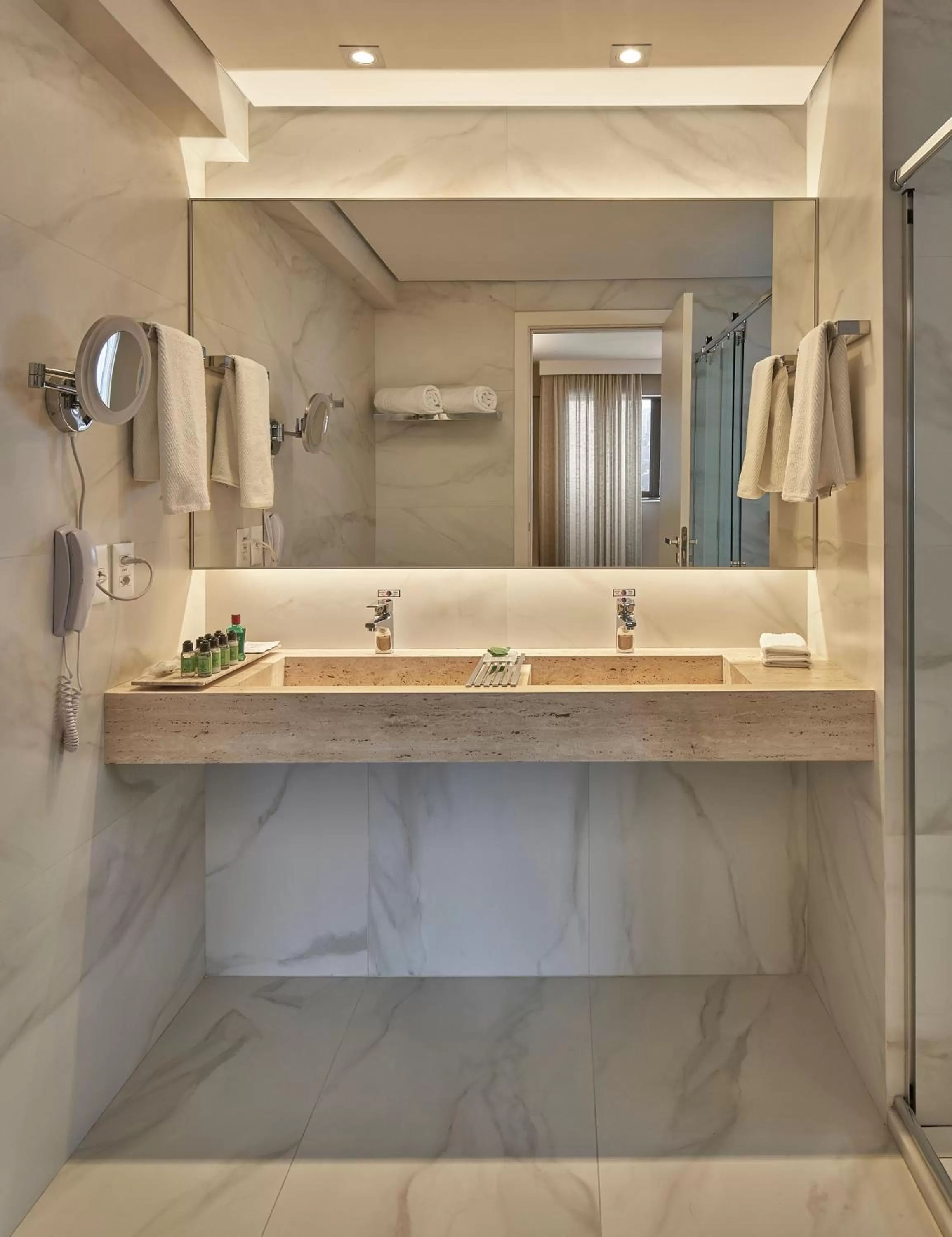 Bathroom in Radisson Blu Belo Horizonte Savassi