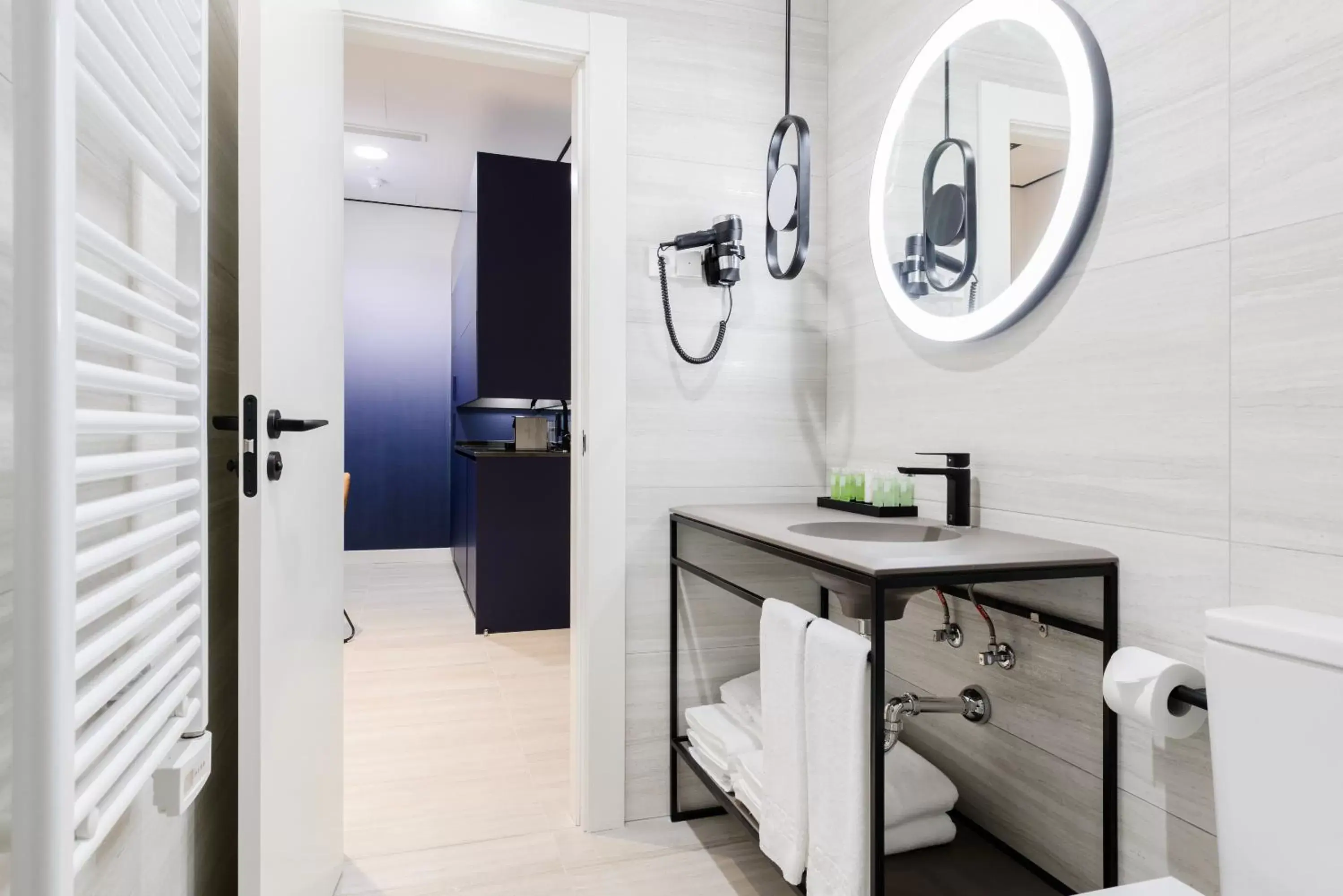 One-Bedroom Apartment in Smartrental Collection Gran Vía Centric One-Bedroom Apartment in Smartrental Collection Gran Vía Centric