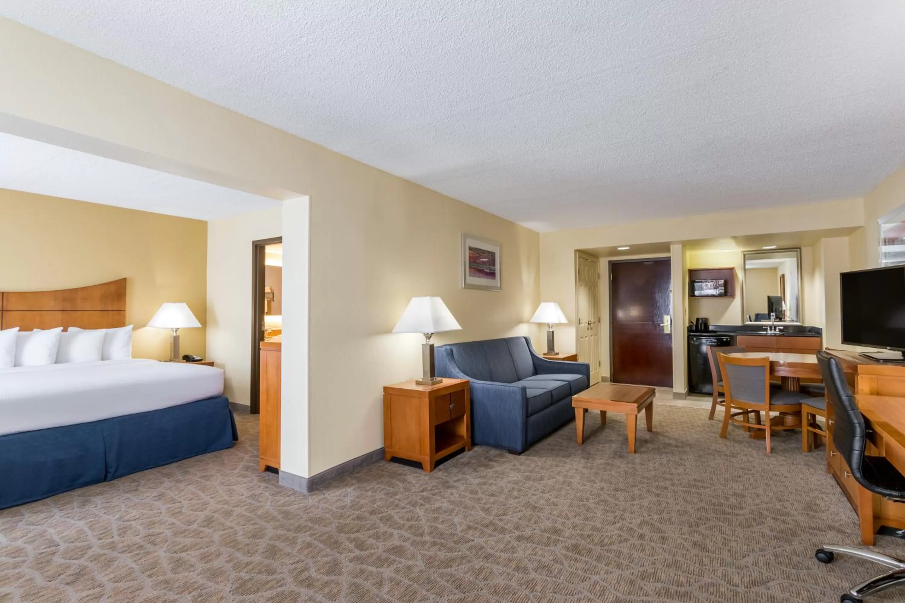 Bedroom, Bed in Wingate by Wyndham, Universal Studios - Free Theme Park Shuttle