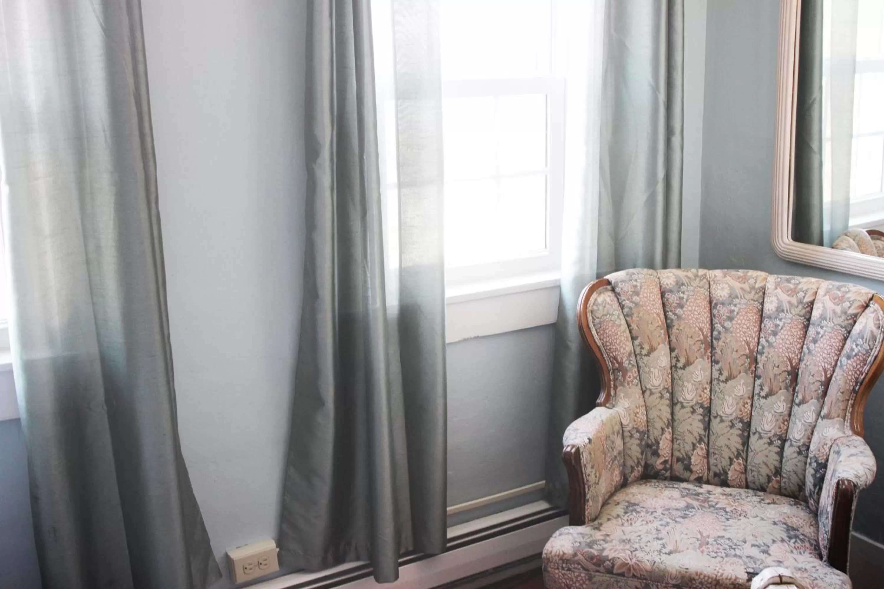 Seating Area in Copper Swan