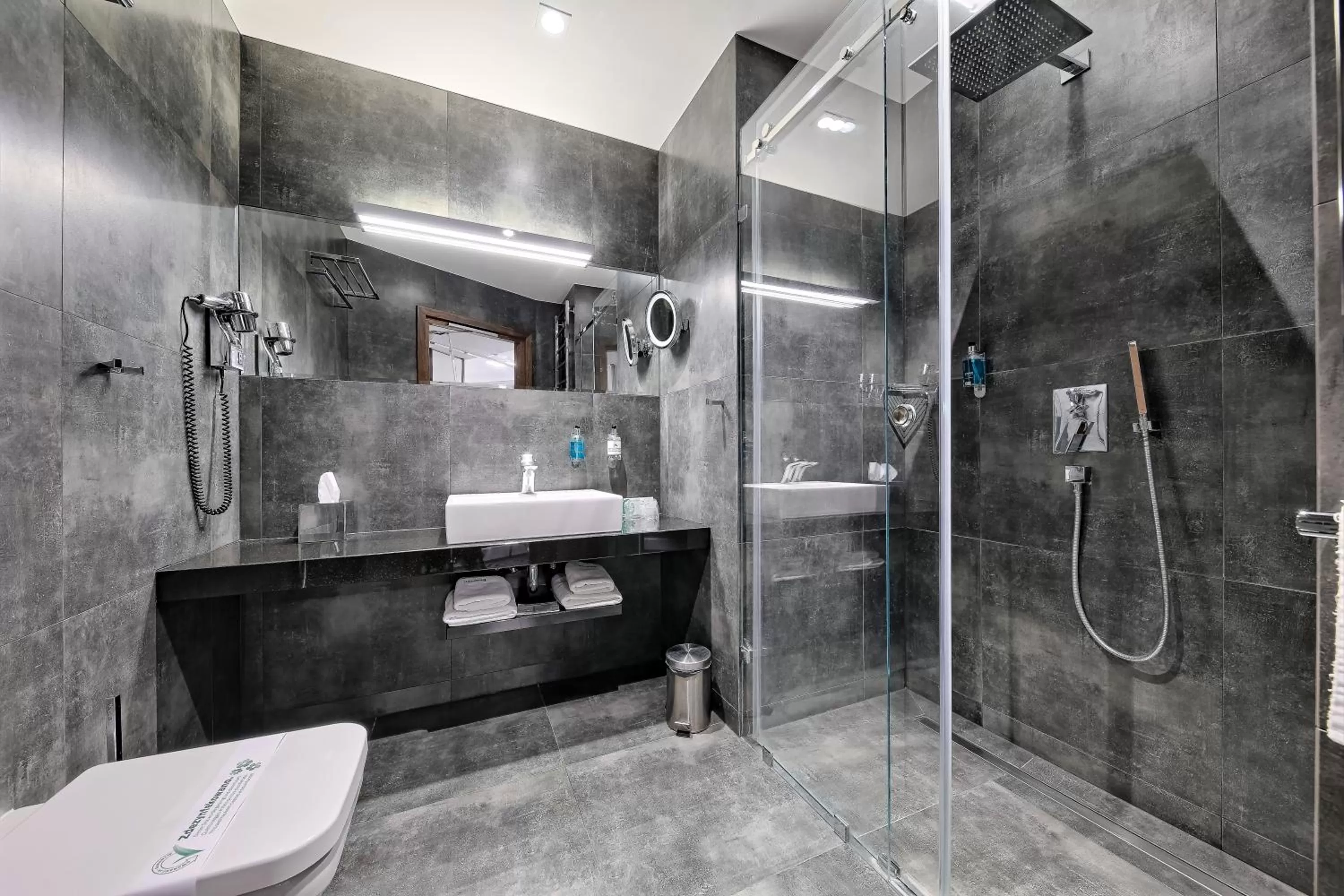Shower in Bayjonn Boutique Hotel