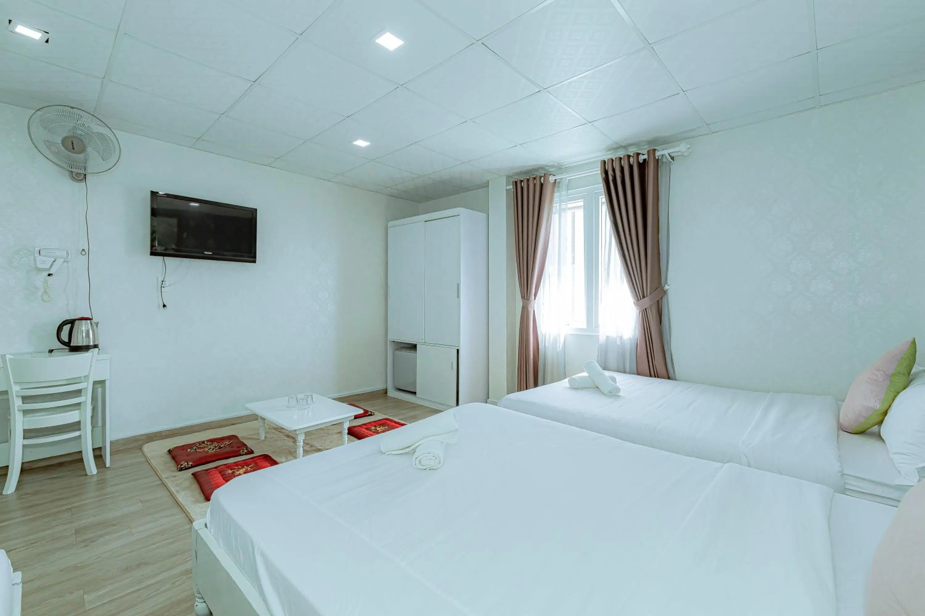 Ken's Backpackers Hotel