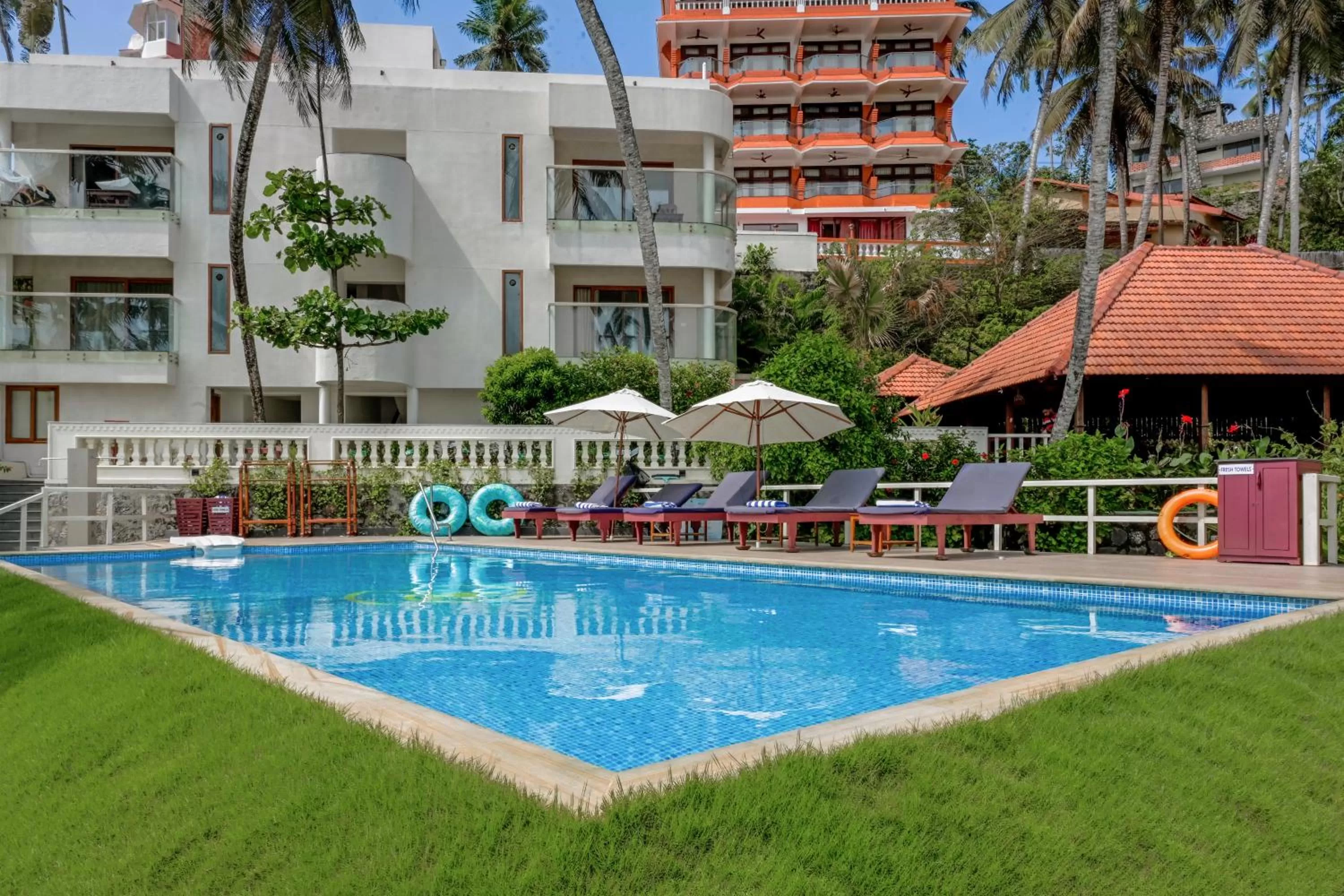 Swimming pool in Rockholm at the Light House Beach