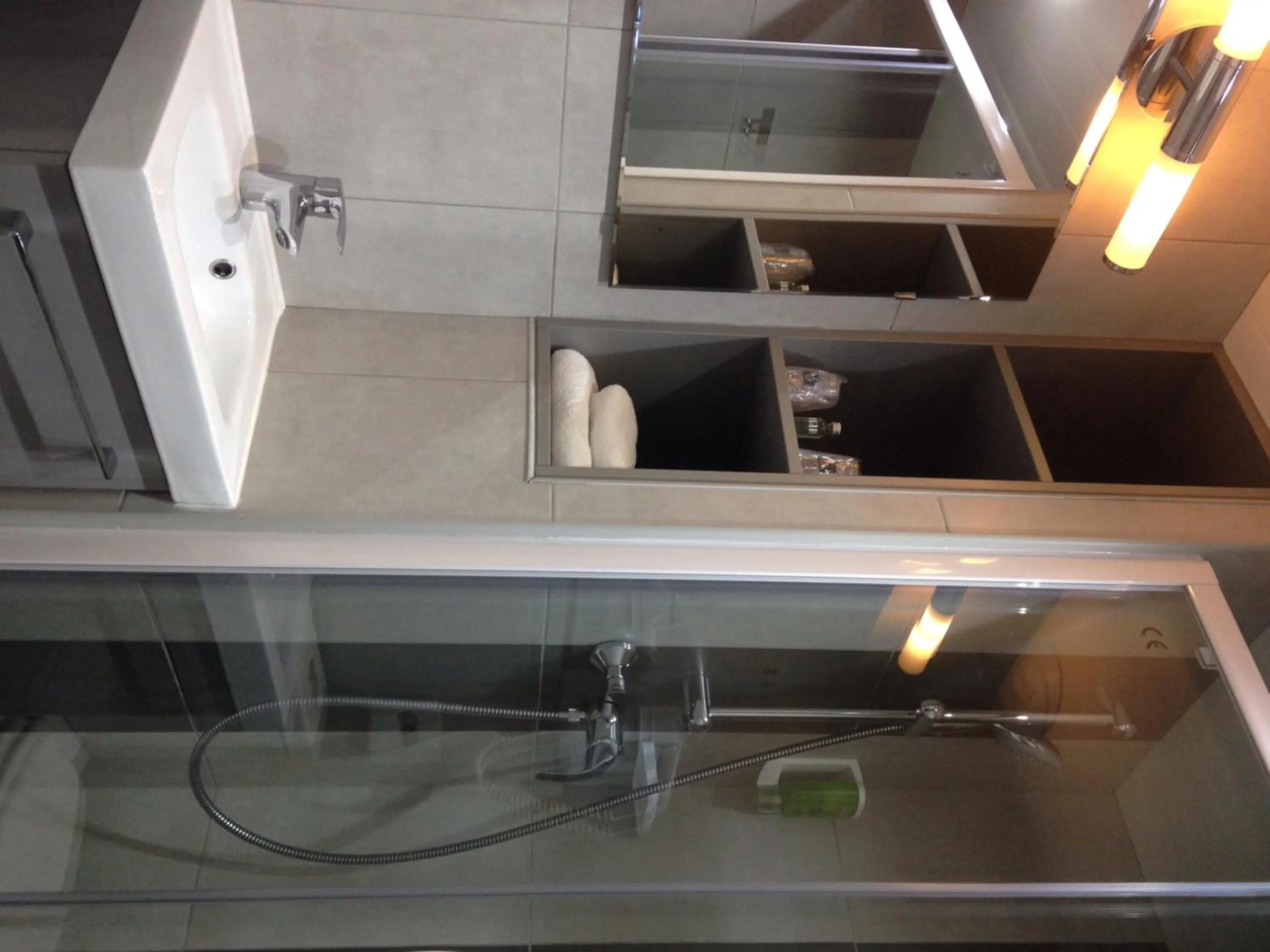 Bathroom in Comfort Hotel Orleans Sud