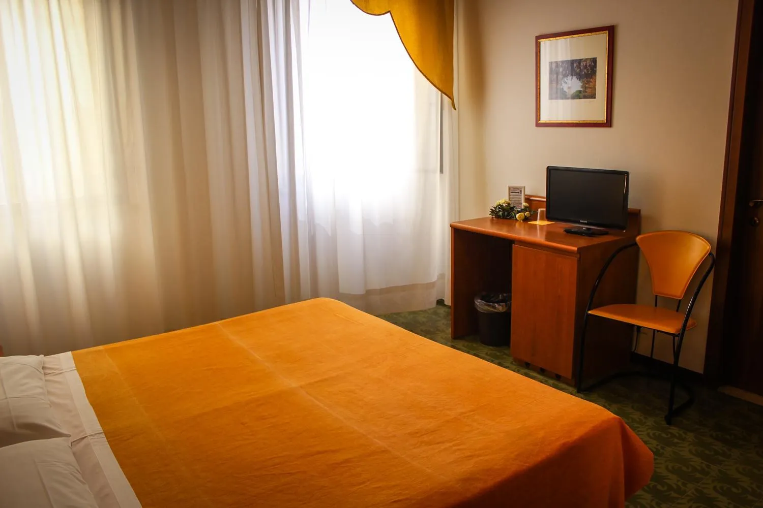 TV and multimedia, Bed in Hotel Centrale