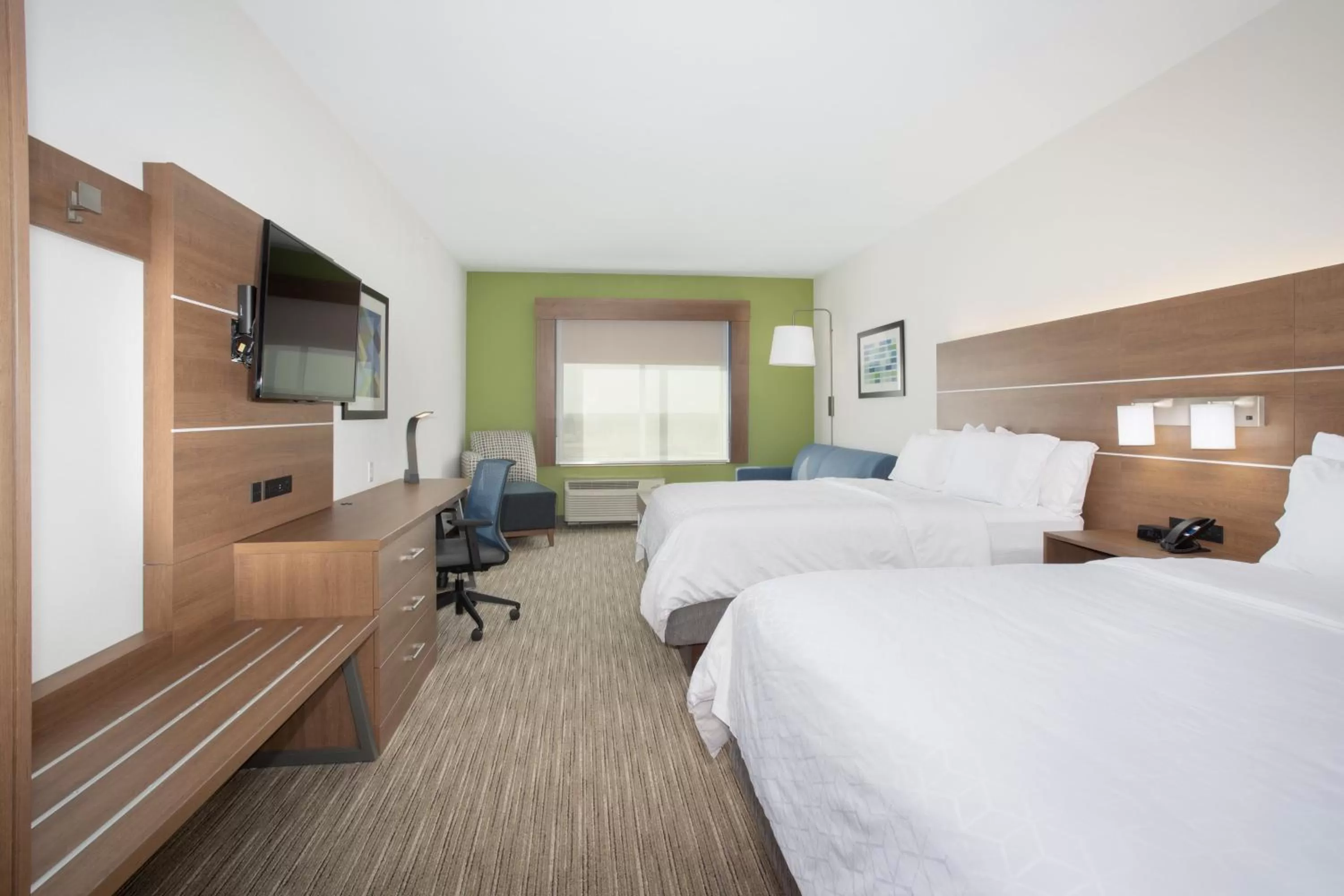Bedroom, Bed in Holiday Inn Express & Suites - Goodland I-70 by IHG