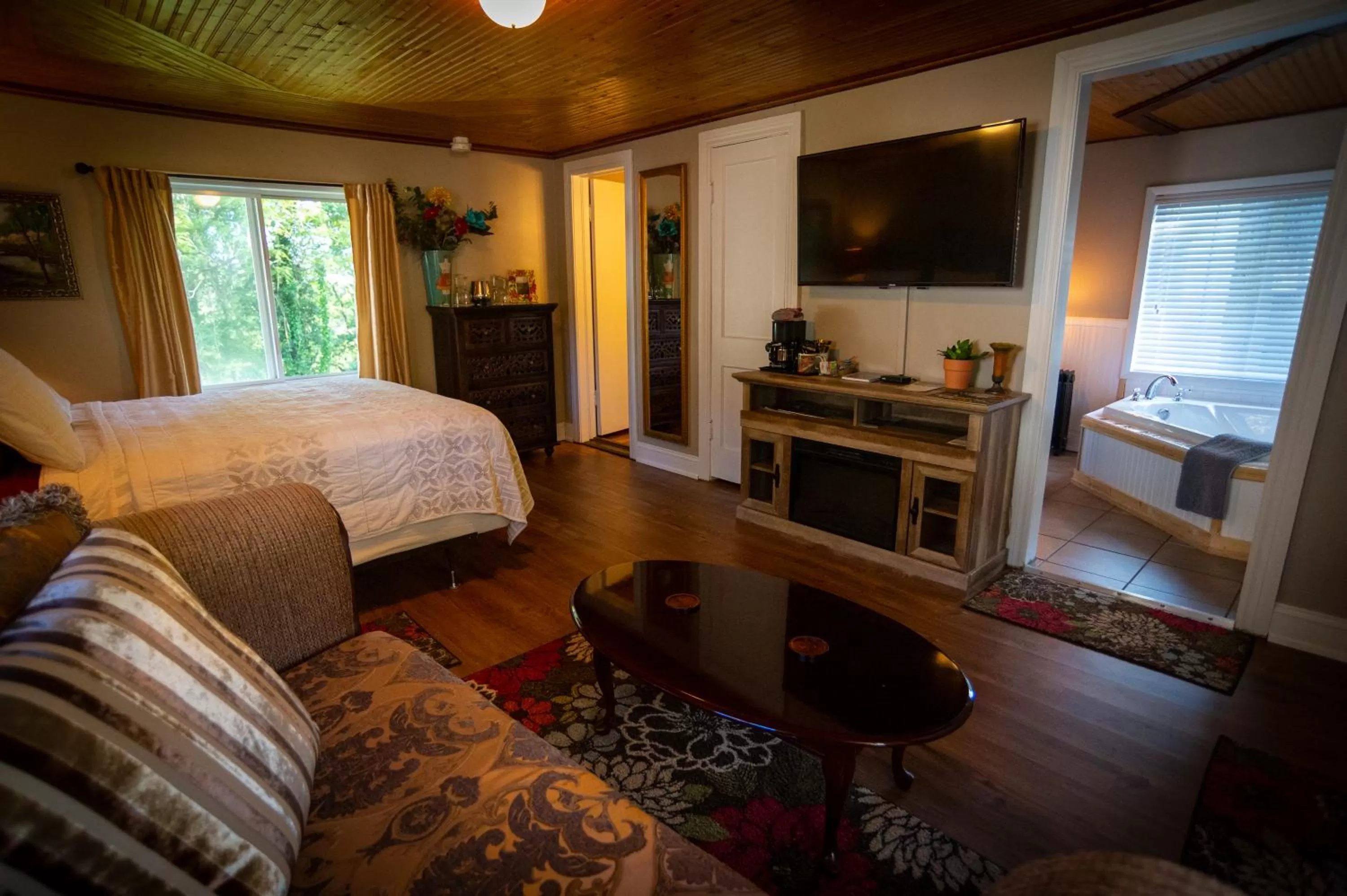 Bed in Sherwood Court Cottages