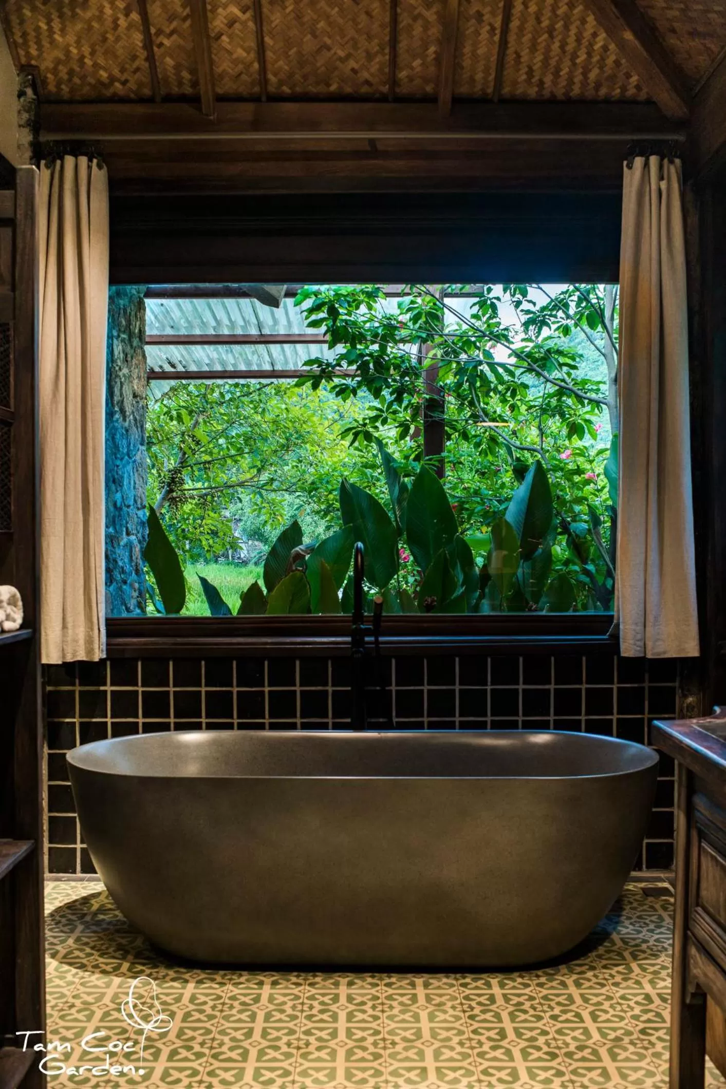 Shower in Tam Coc Garden Resort