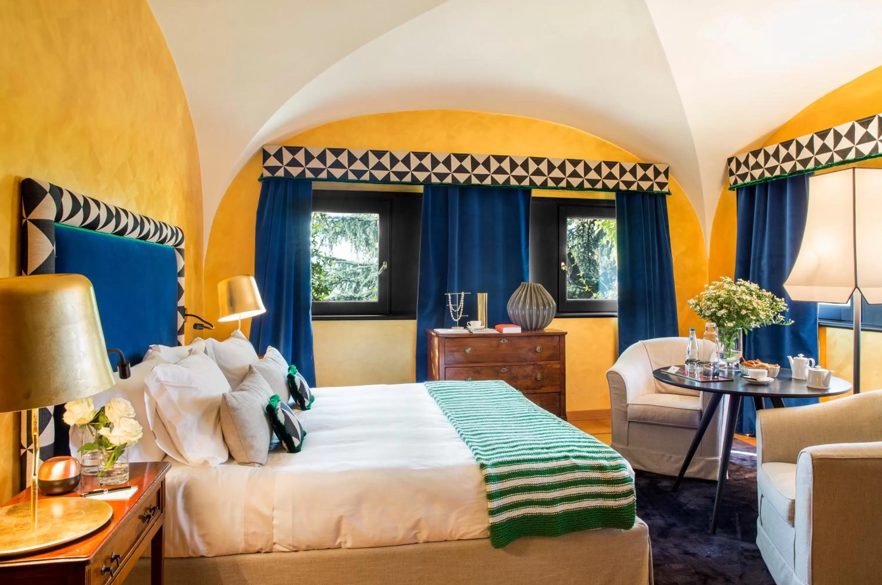 Bedroom, Bed in L'Albereta Relais & Chateaux