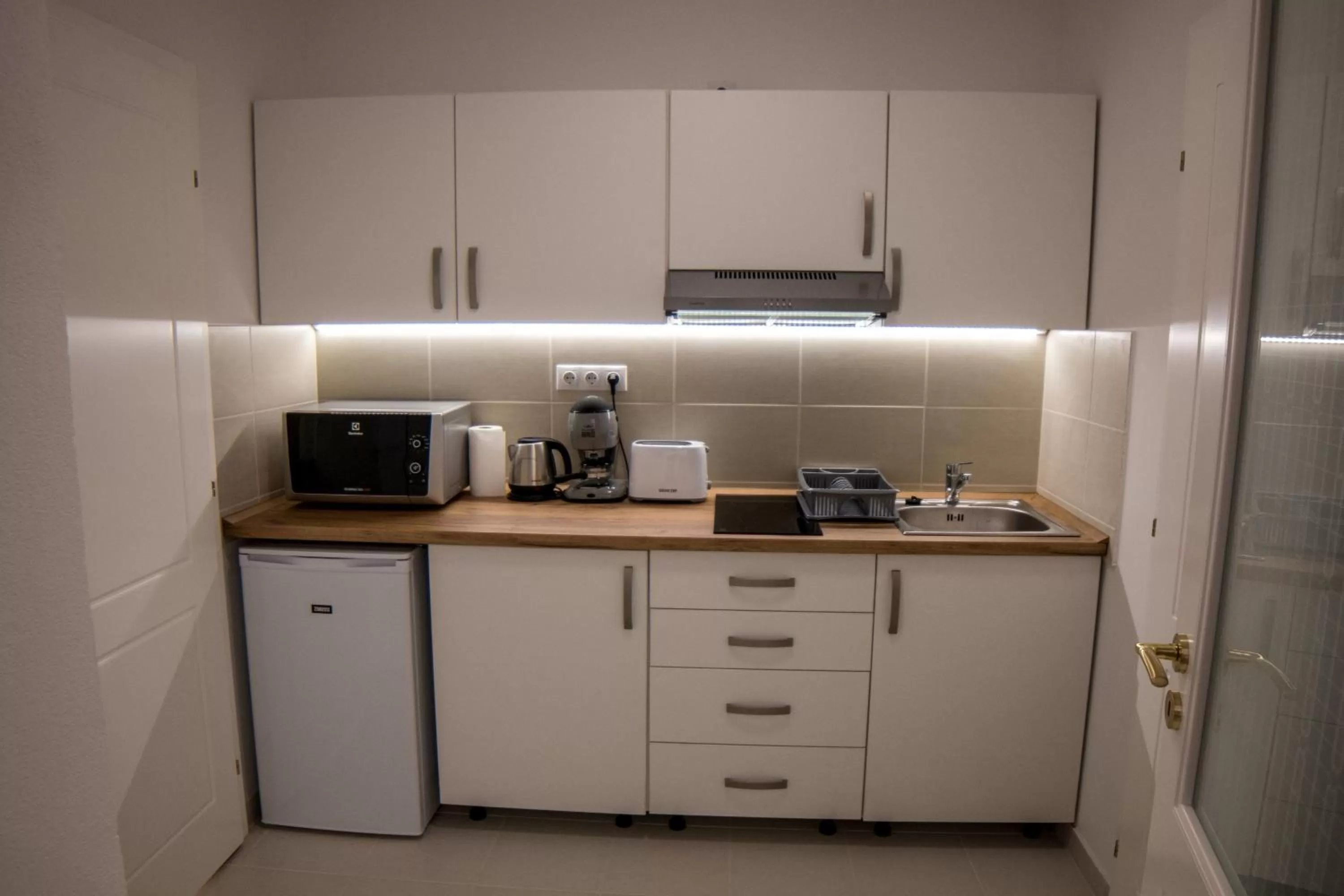 Kitchen or kitchenette, Kitchen/Kitchenette in Mecset Apartman