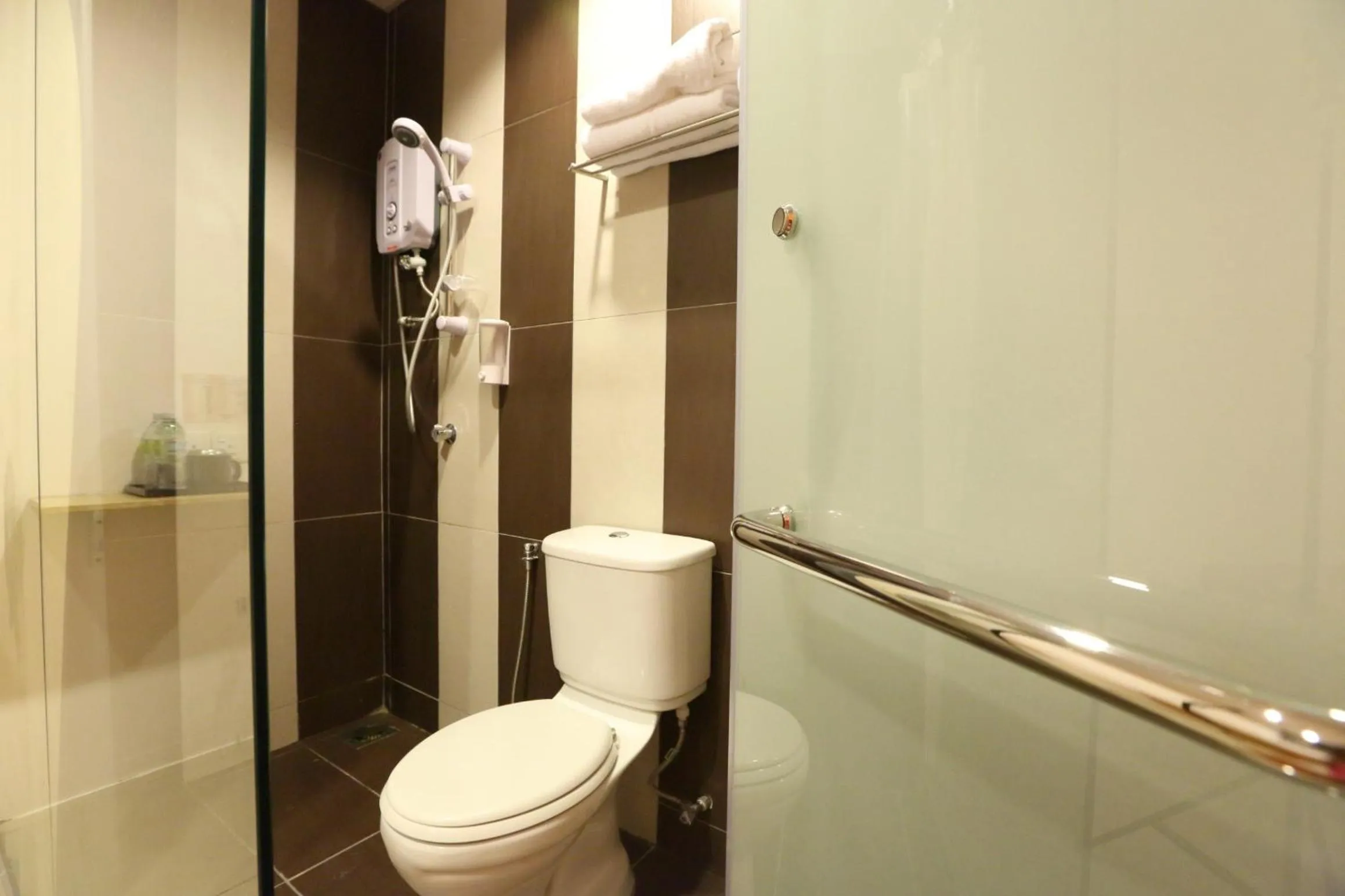 Bathroom in 1 Hotel Taman Connaught