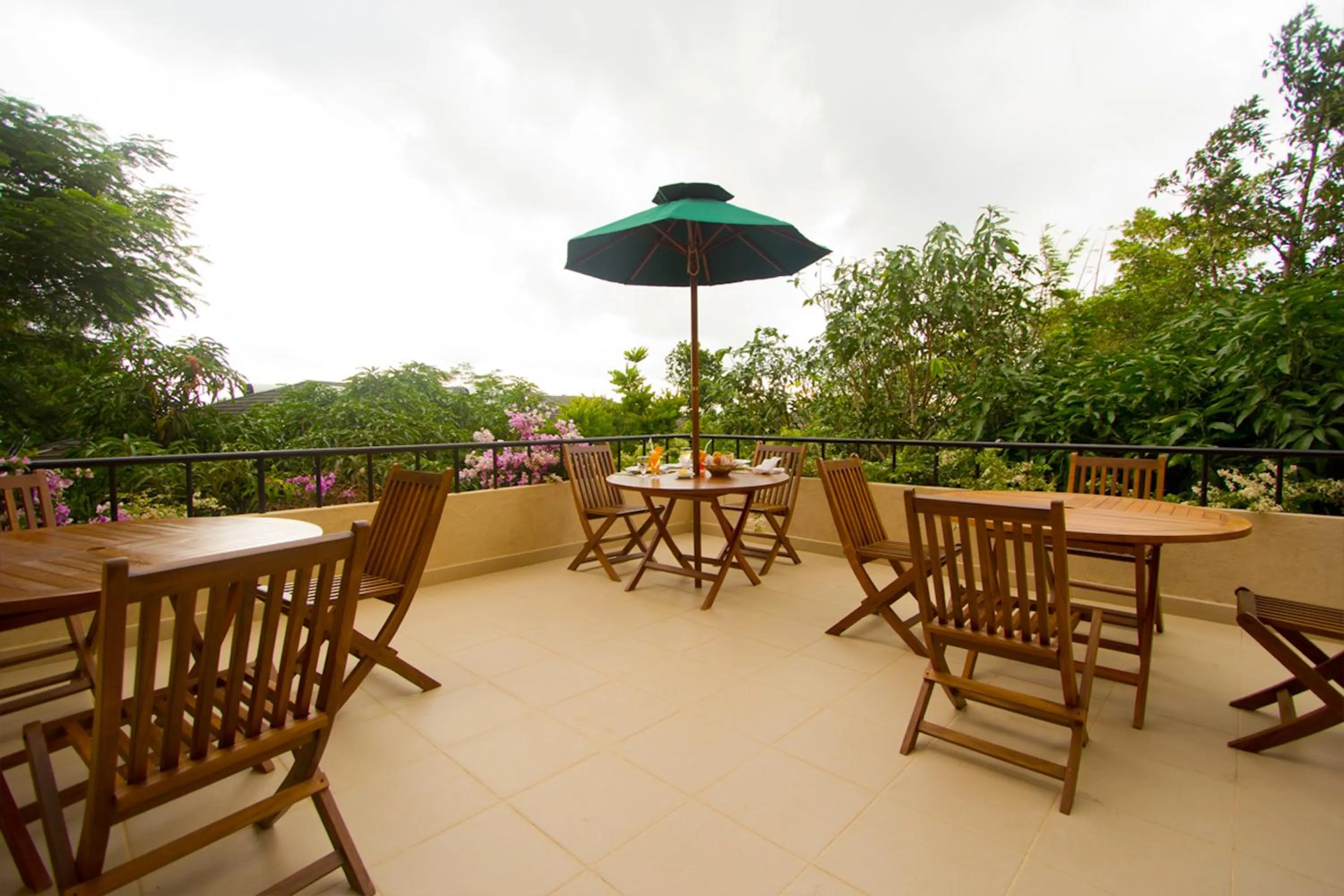 Day in Randholee Resort & Spa