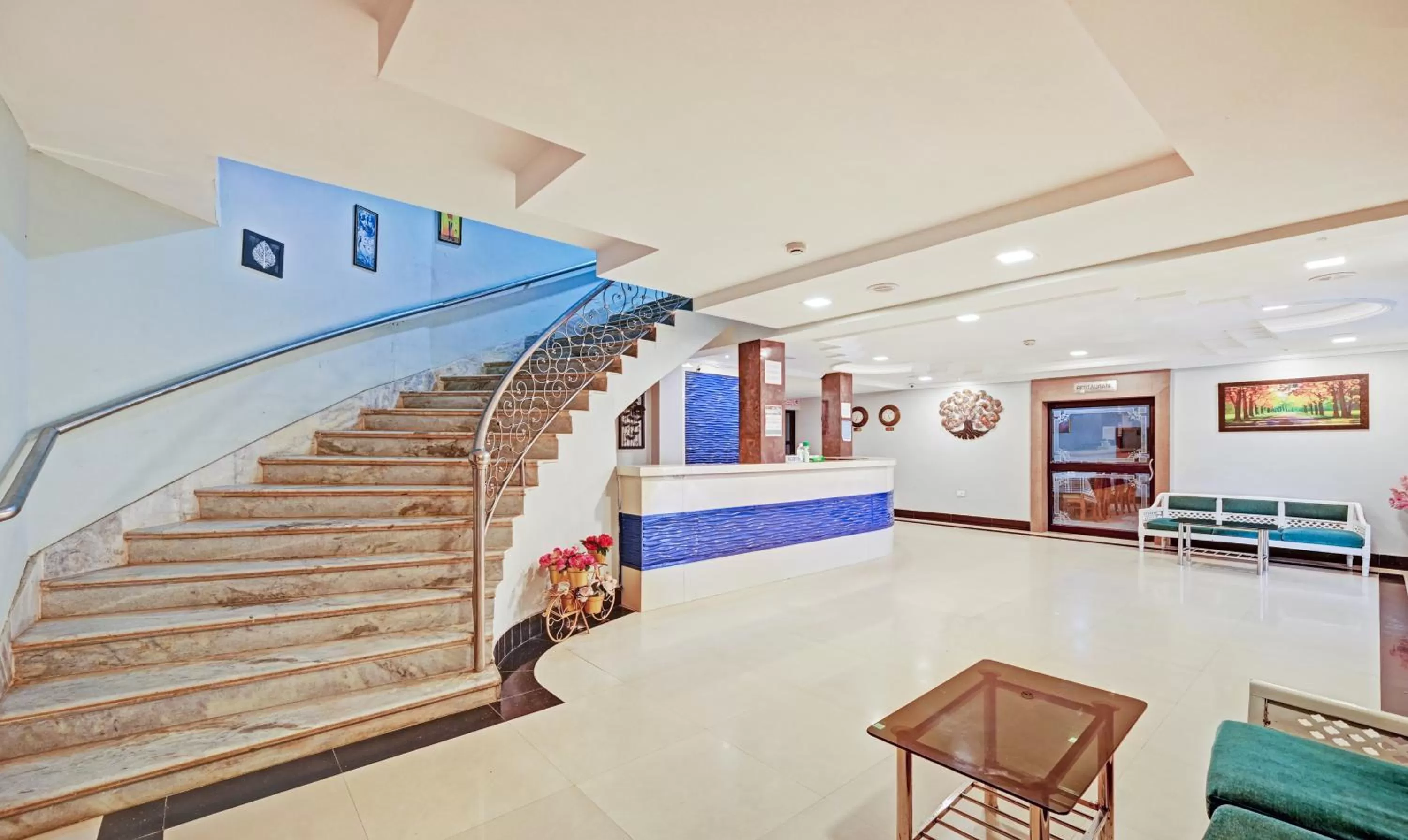 Lobby or reception in Treebo Sidhartha International Baliapanda