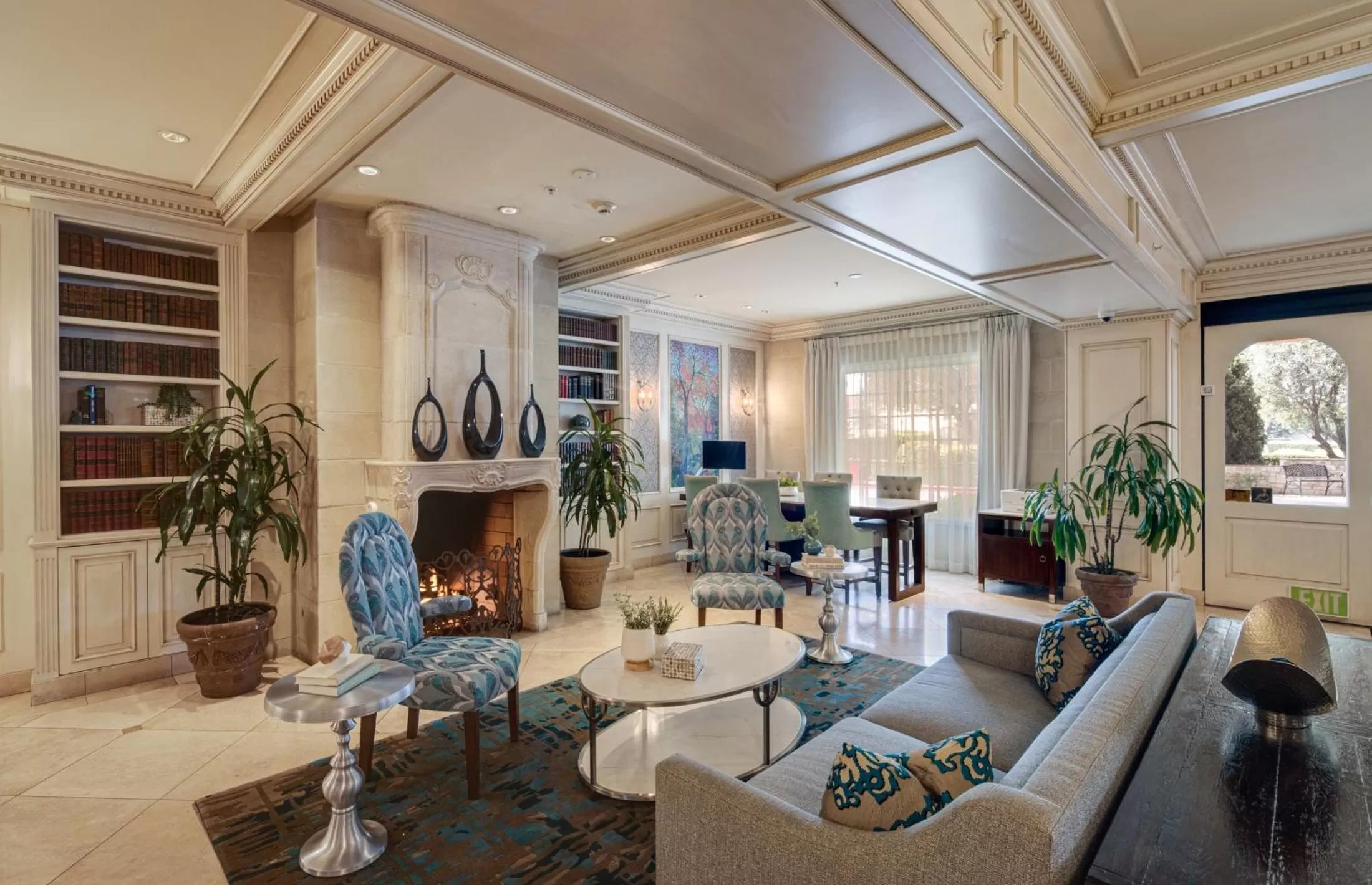 Seating area in Ayres Hotel Seal Beach - Cypress